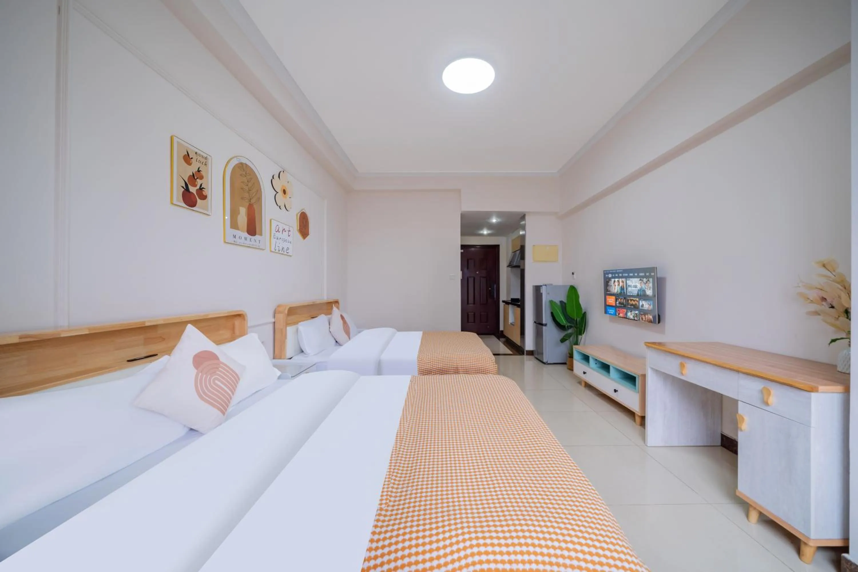 Guangzhou Lijing Aparthotel Pazhou Exhibition Center - Next to Exit D of Wanshengwei MTR Station