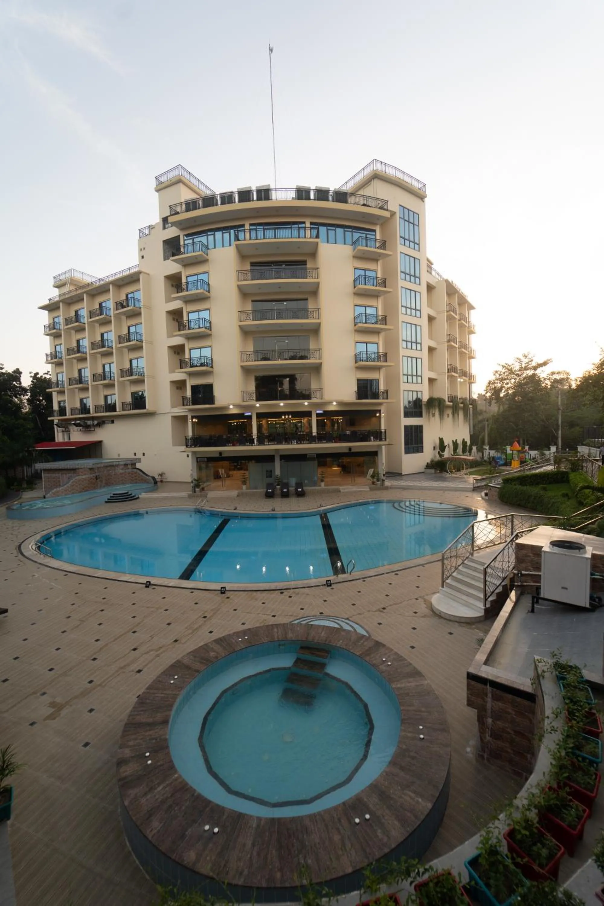 Hot Tub in Paragon Hotel & Resort