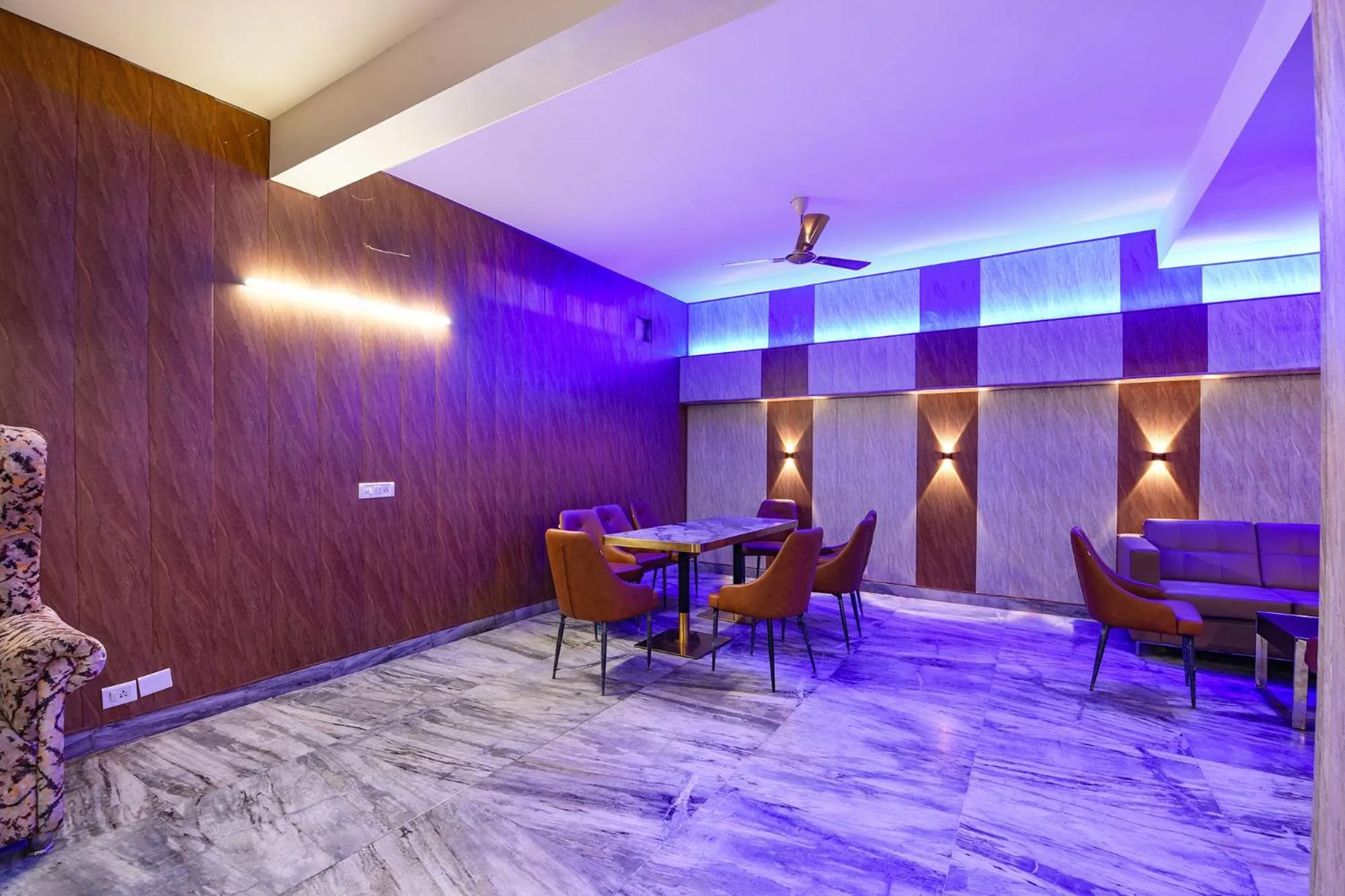 Restaurant/places to eat in FabHotel Next Home Prime