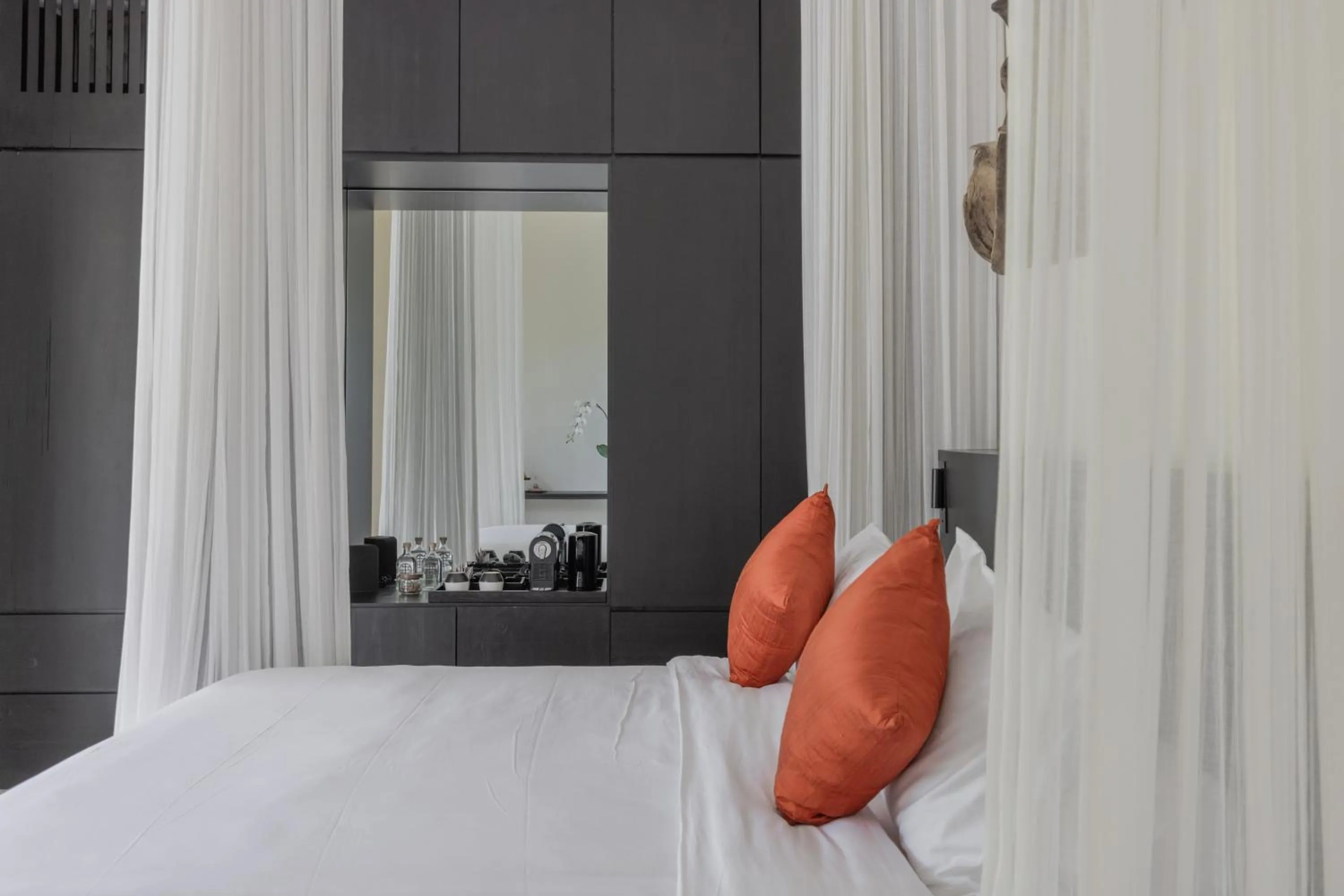 Bedroom, Bed in The Jing