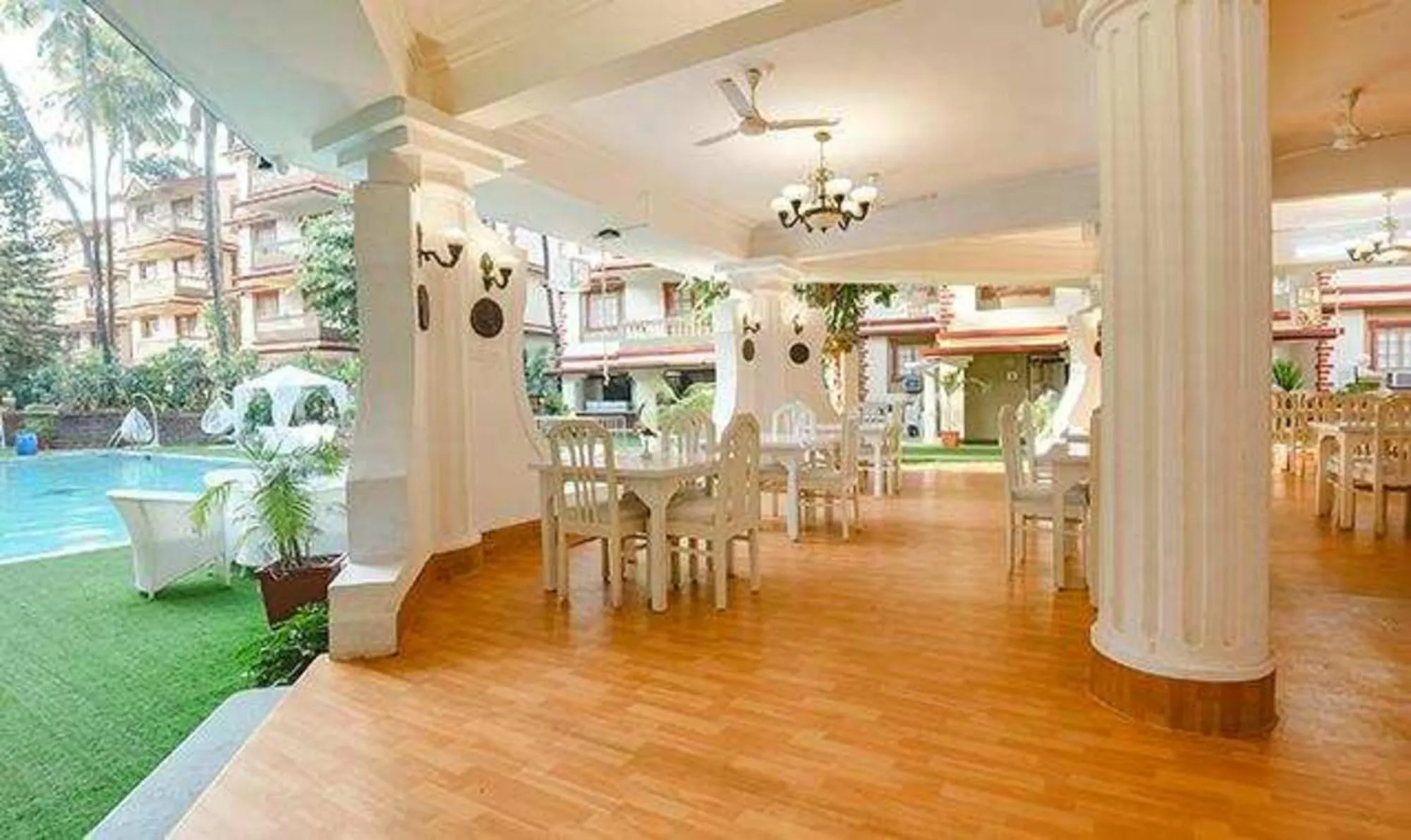 Restaurant/places to eat in Via Toro Highland Beach Resort With Pool - 500M From Candolim Beach