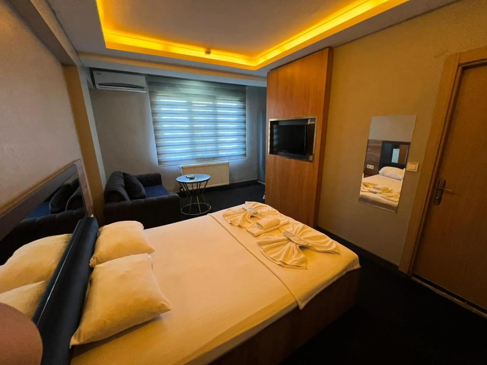 Bedroom, Bed in NEAR SUITES