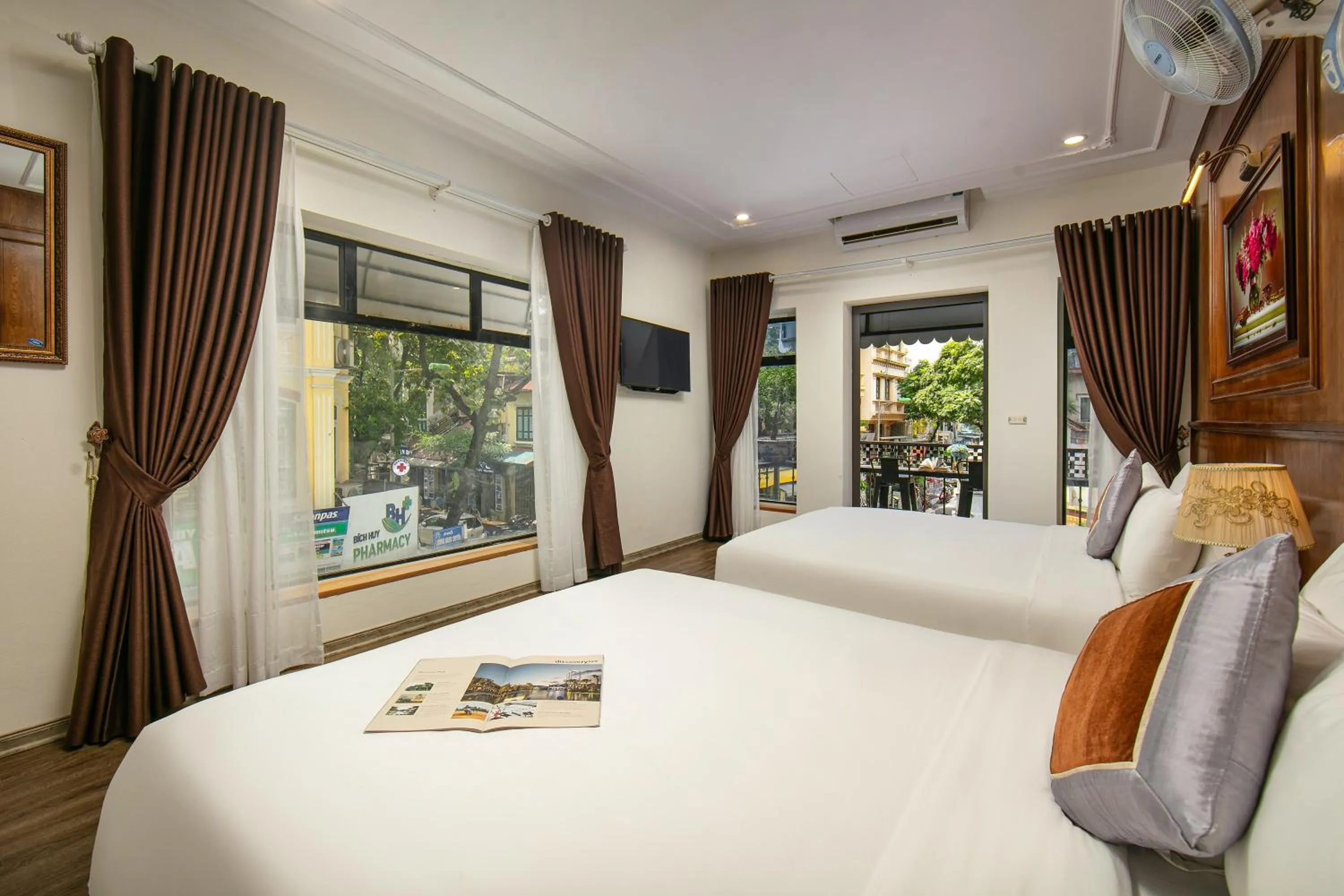 Bed in Tunger Grand Hotel