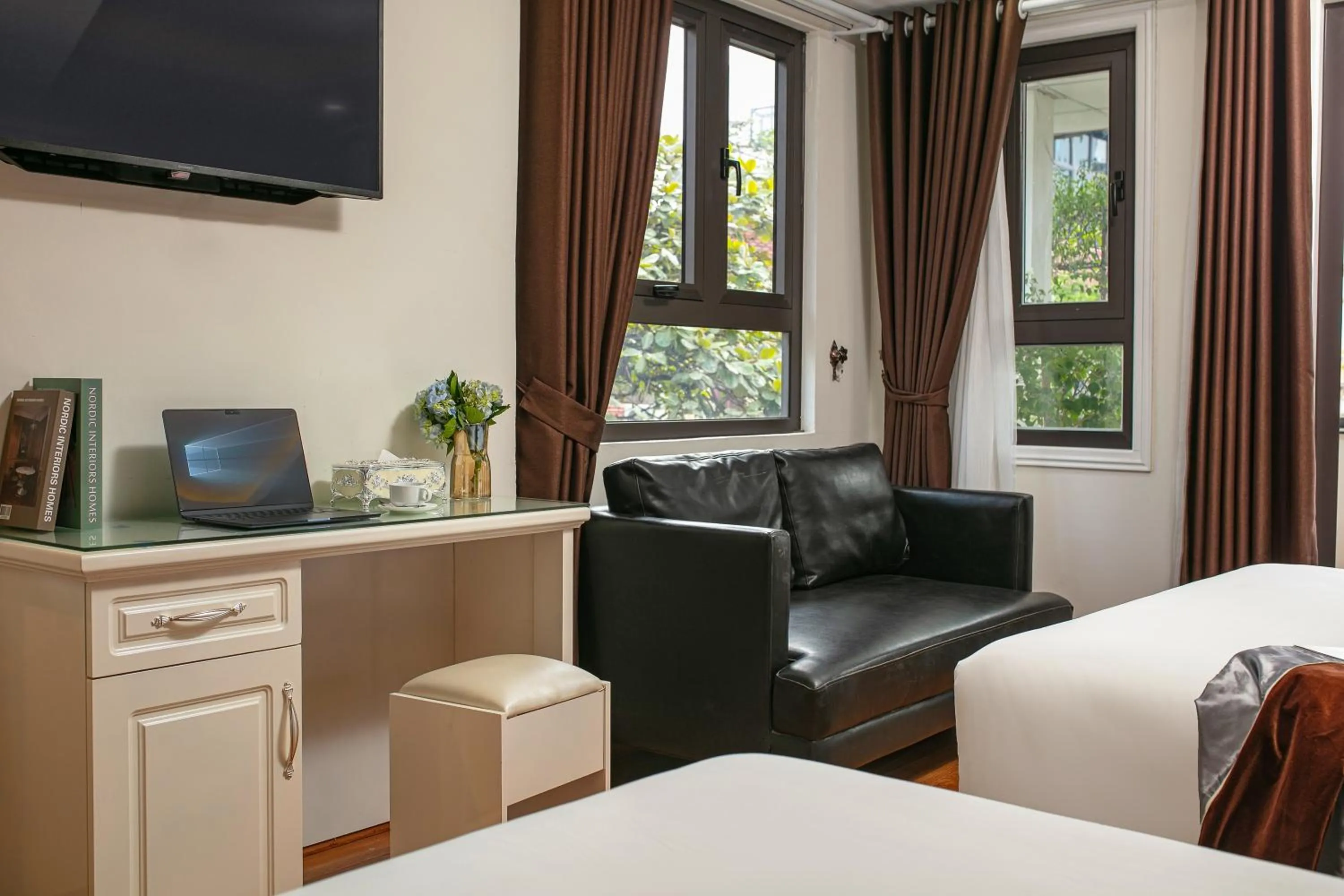 TV and multimedia, Bed in Tunger Grand Hotel