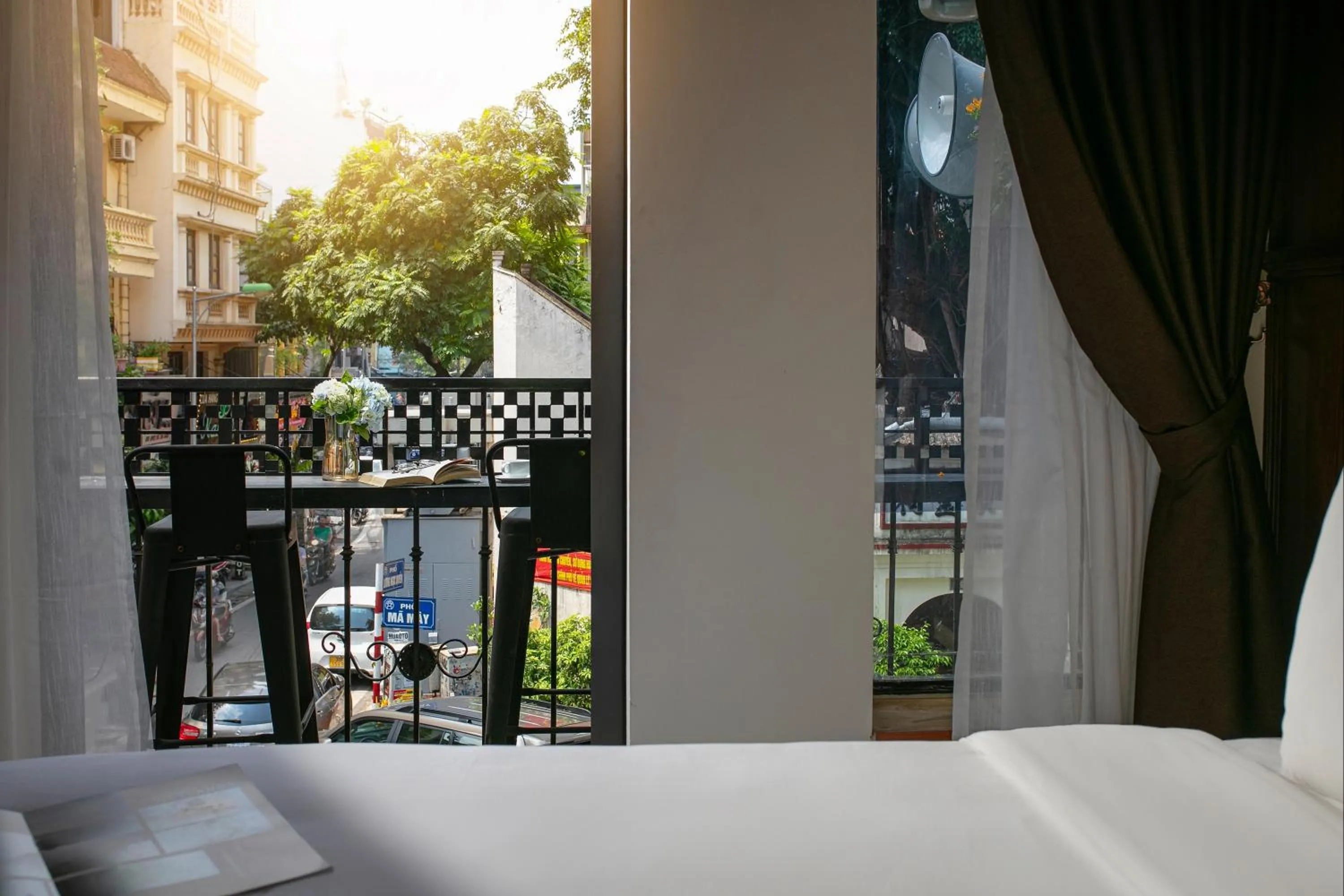 Day, Bed in Tunger Grand Hotel