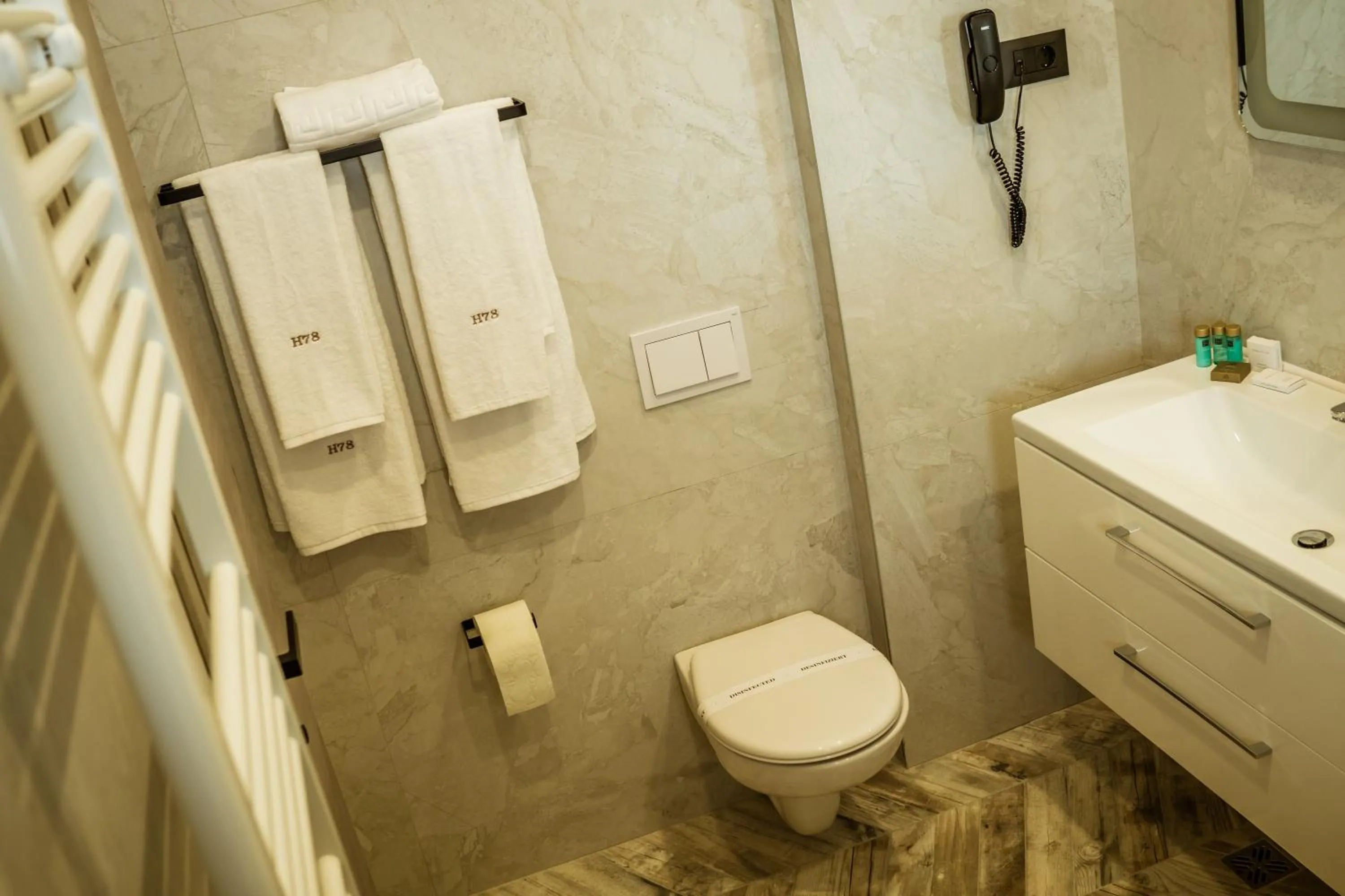 Shower in Sonio Boutique Hotel