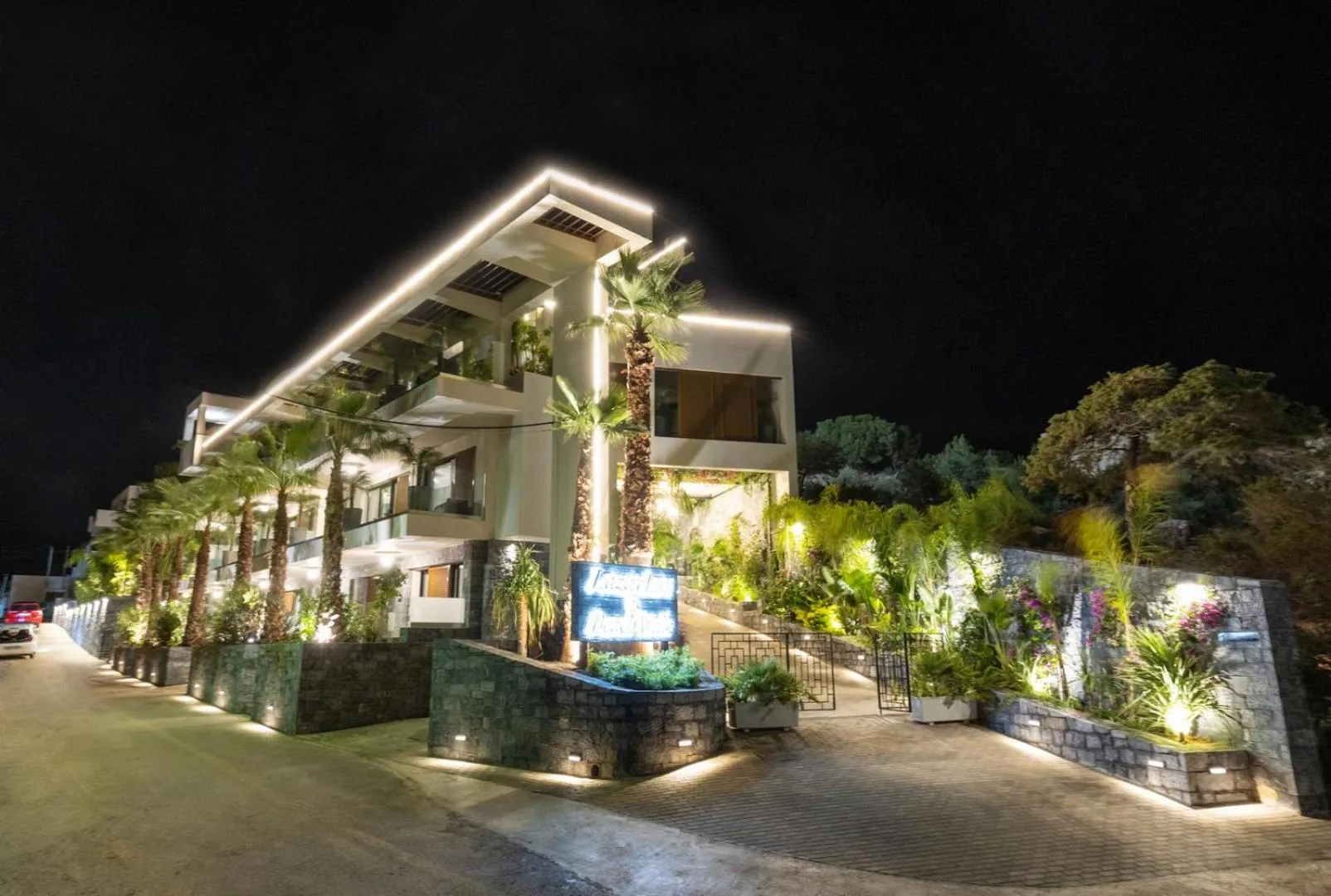 Property building in Beach Walk Luxury Suites