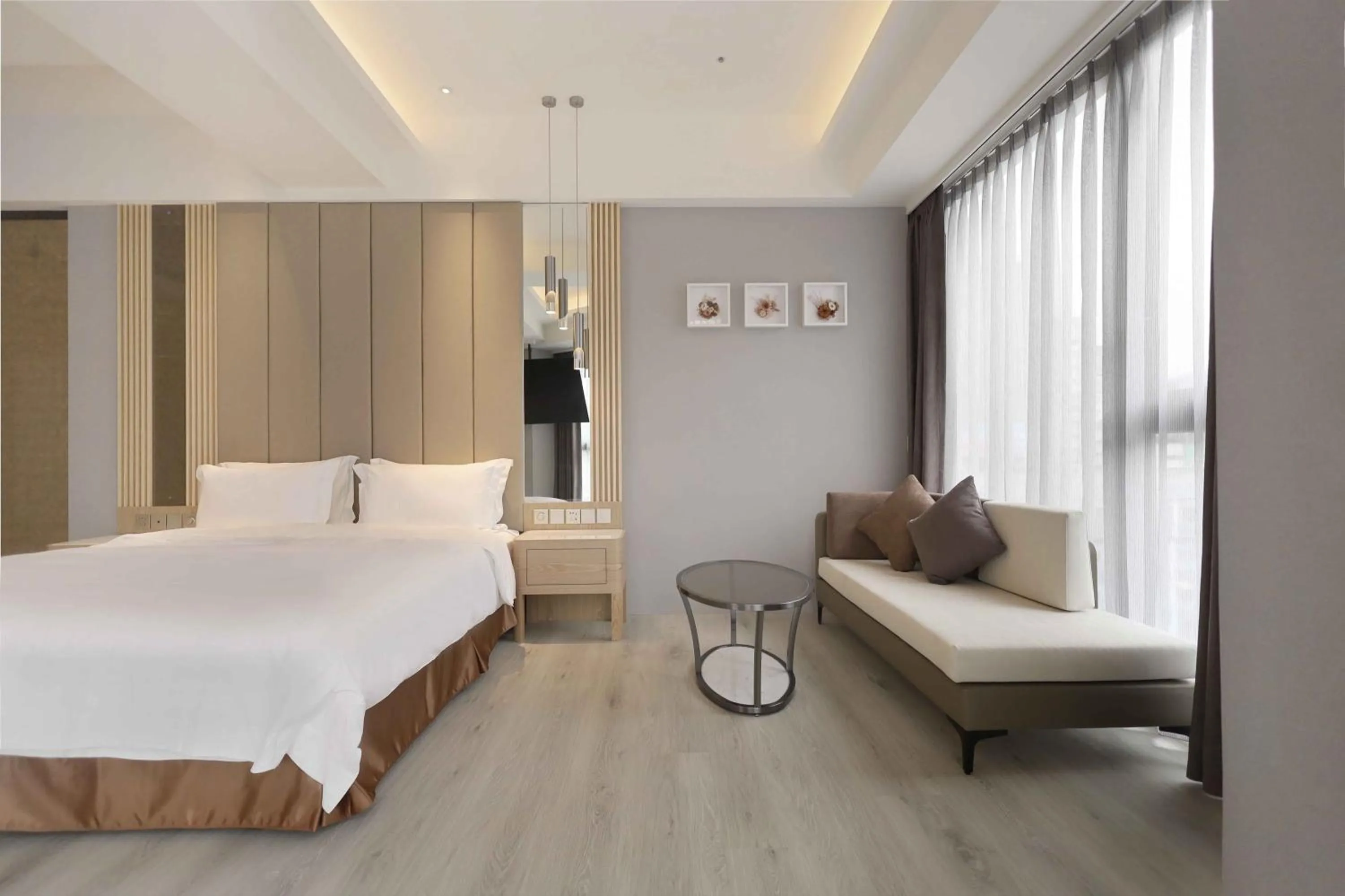 Bed in Gamalan Star Hotel