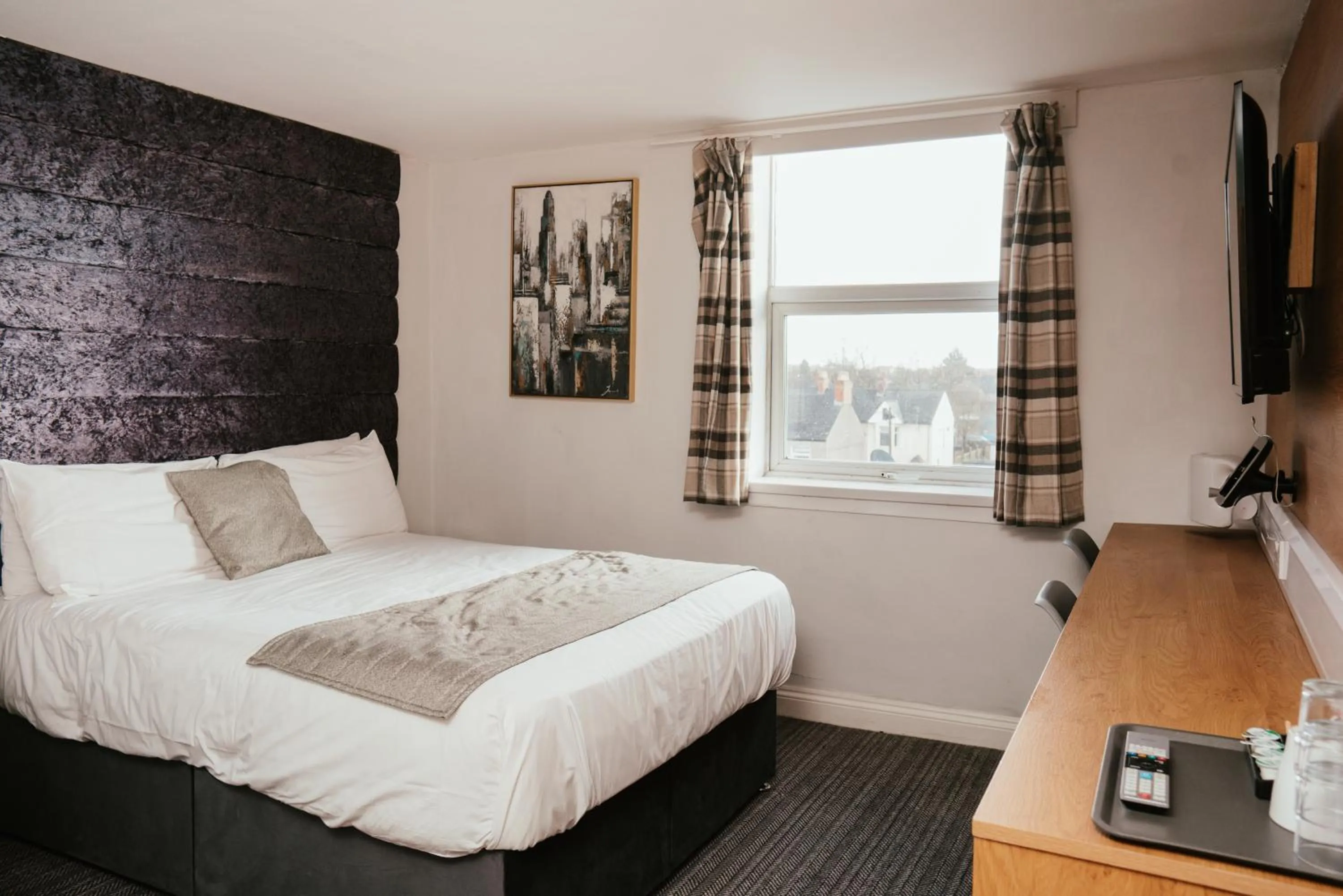 Bed in Hotels 24-7 - The Old Victoria Hotel