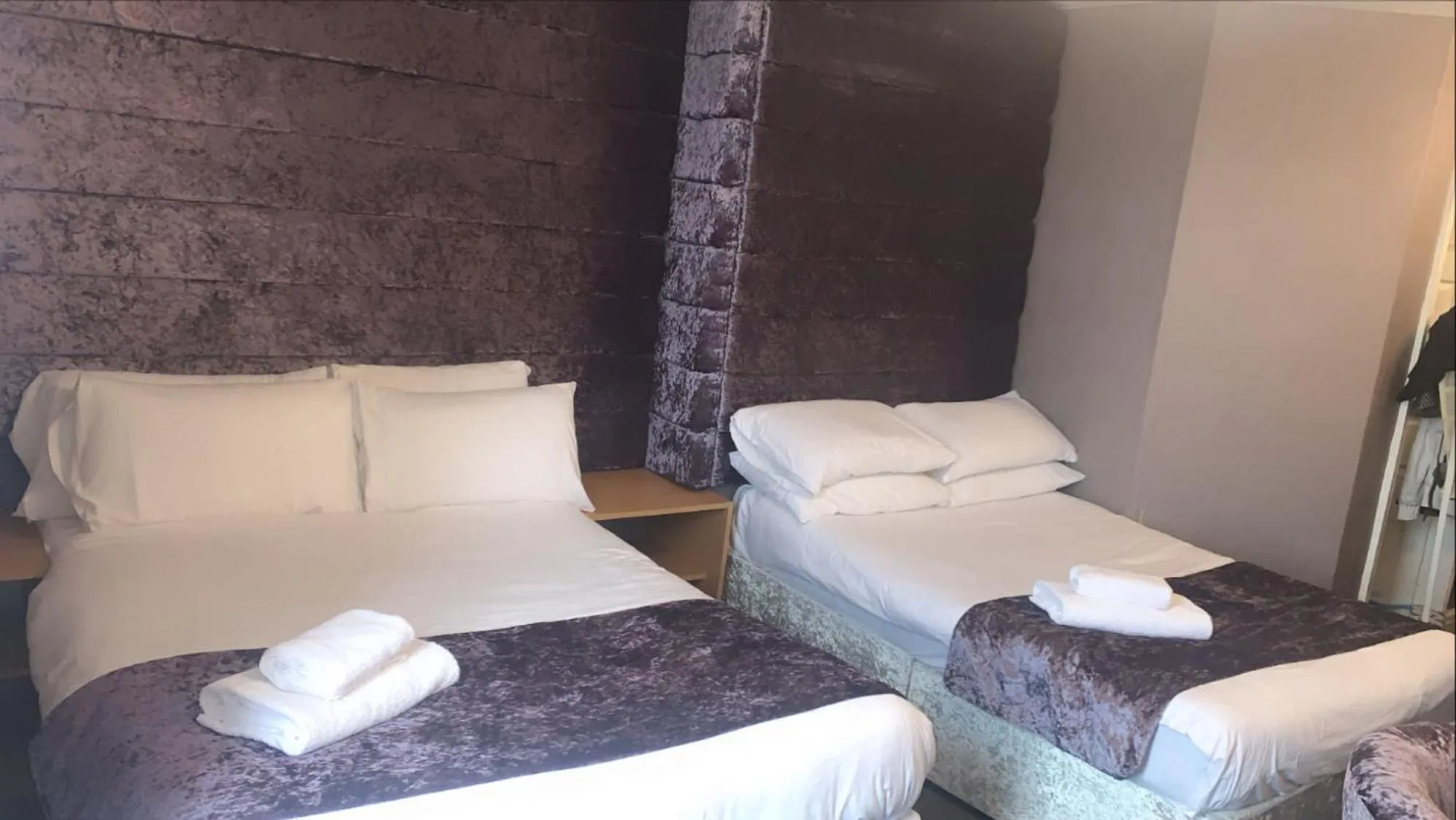 Bed in Hotels 24-7 - The Old Victoria Hotel