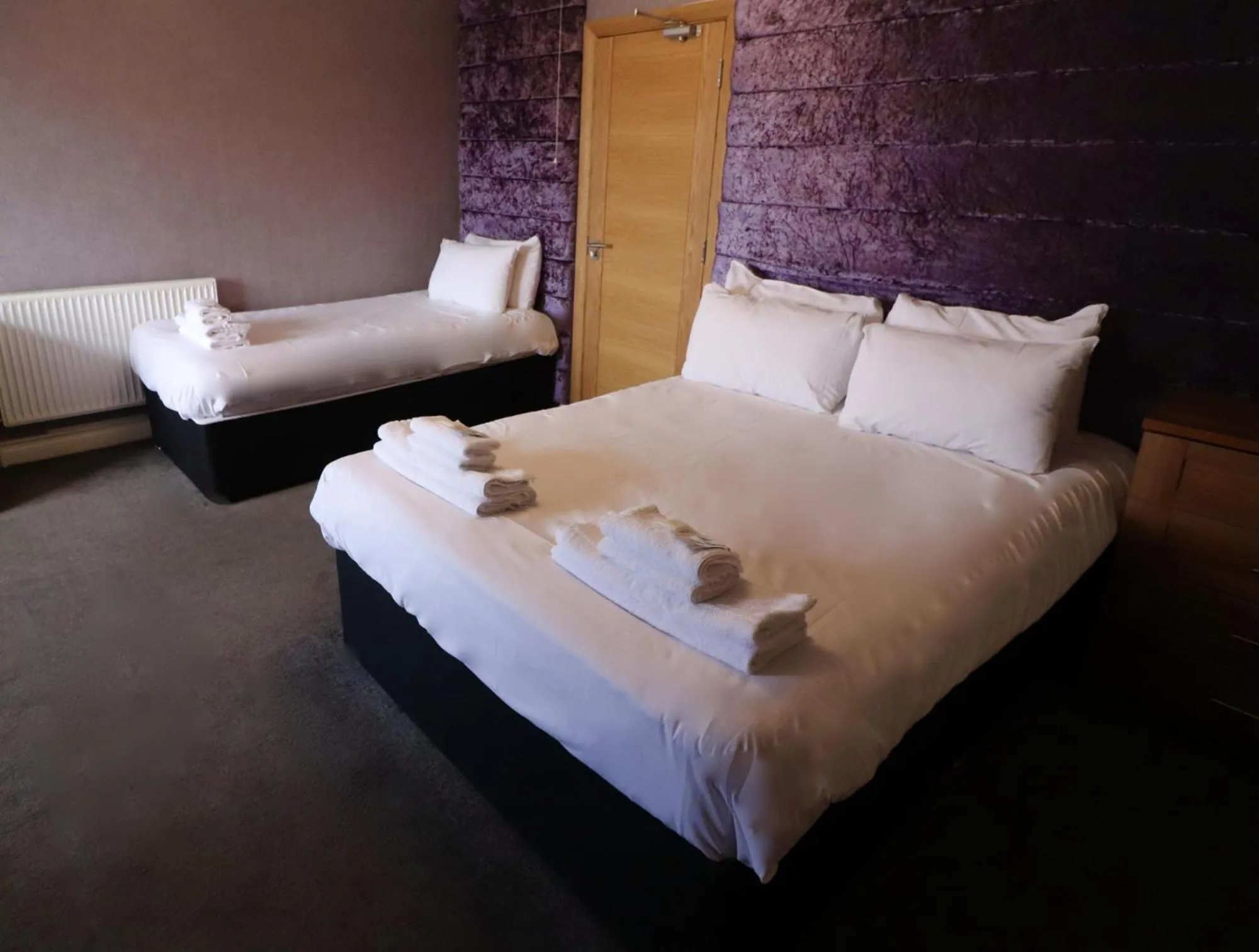 Bed in Hotels 24-7 - The Old Victoria Hotel