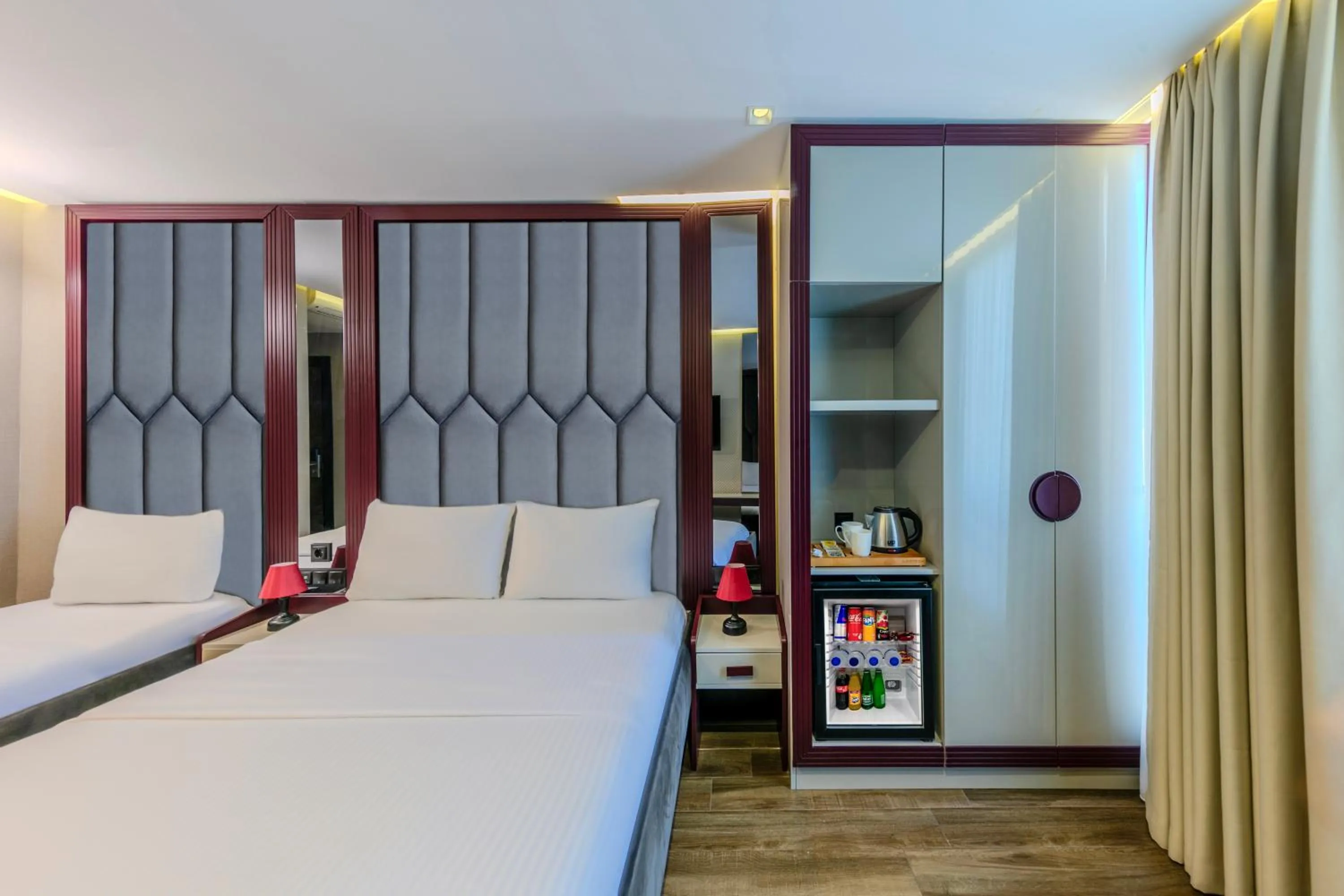 Photo of the whole room, Bed in Heaven Premium Hotel Restaurant & Airport Shuttle