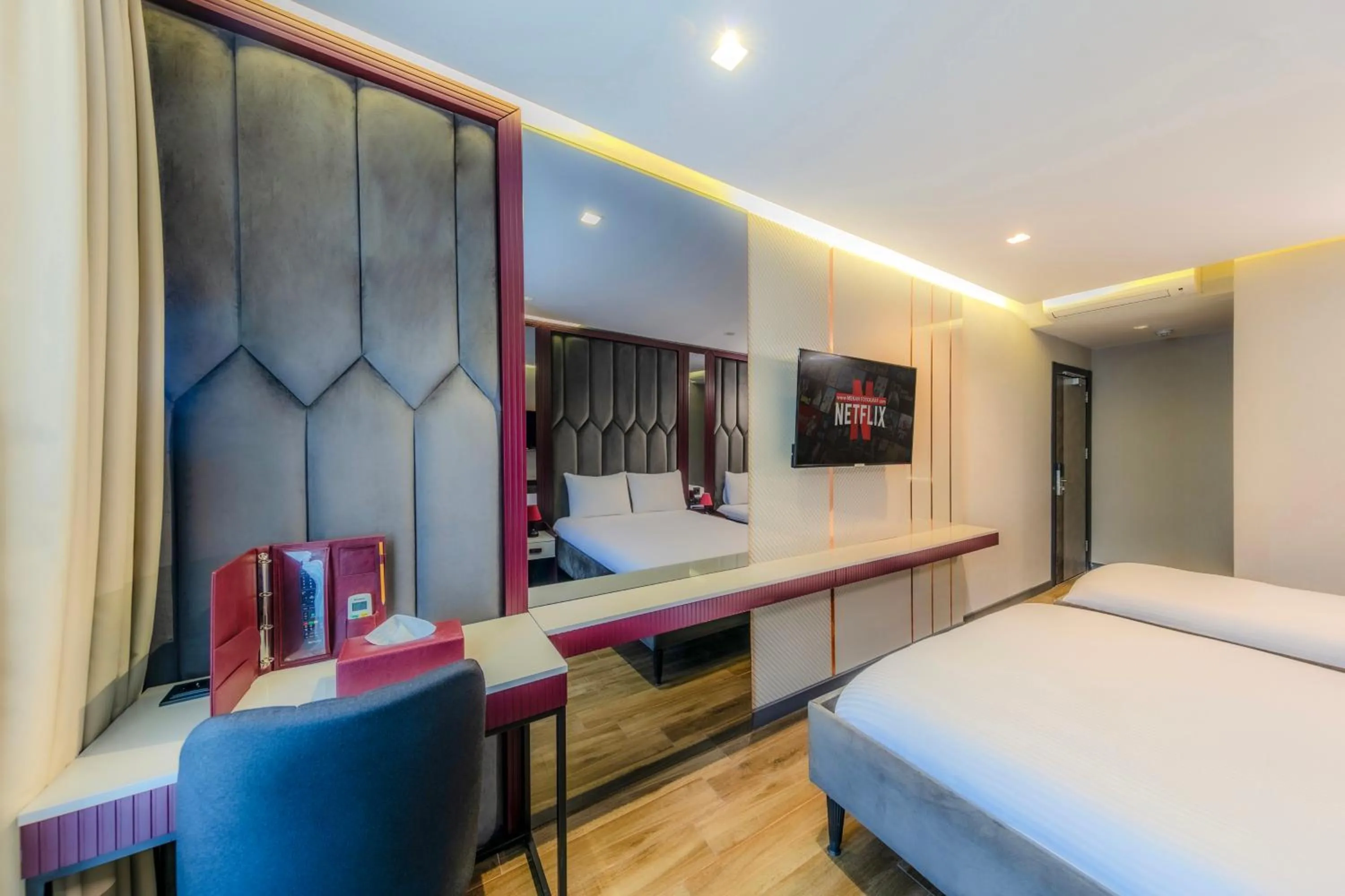 Photo of the whole room, Bed in Heaven Premium Hotel Restaurant & Airport Shuttle