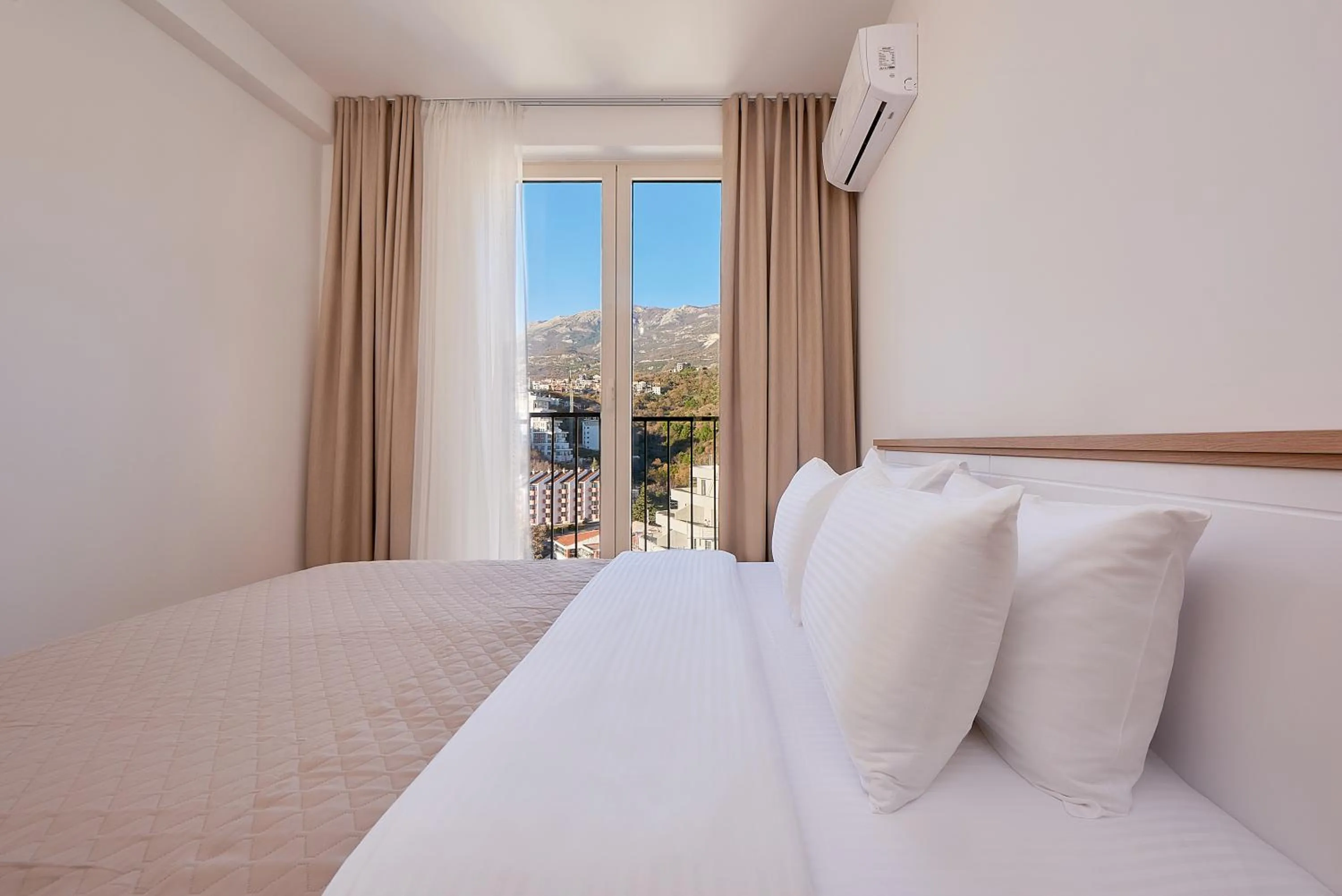 Bed in Skyline resort