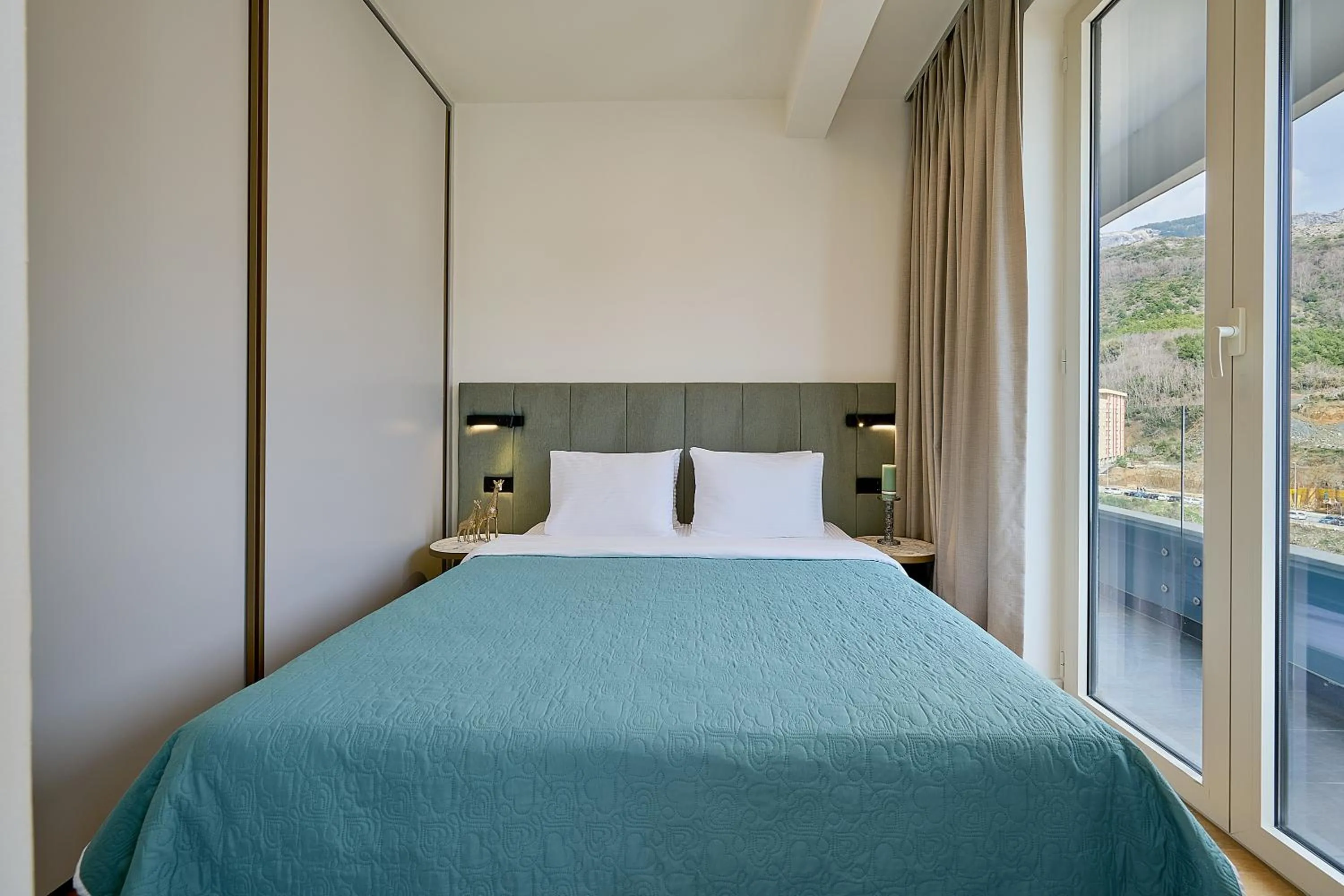 Bed in Skyline resort