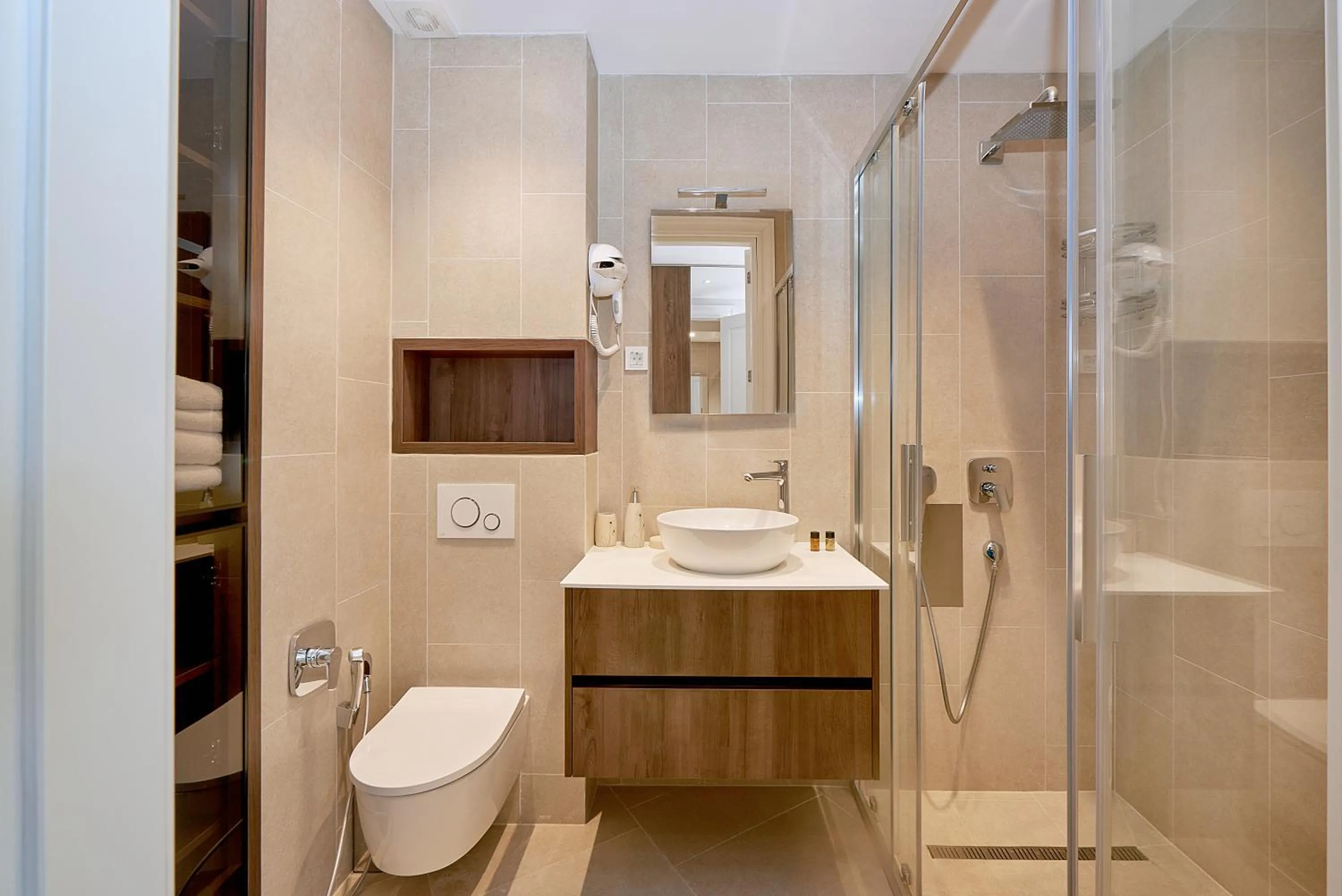 Shower in Skyline resort