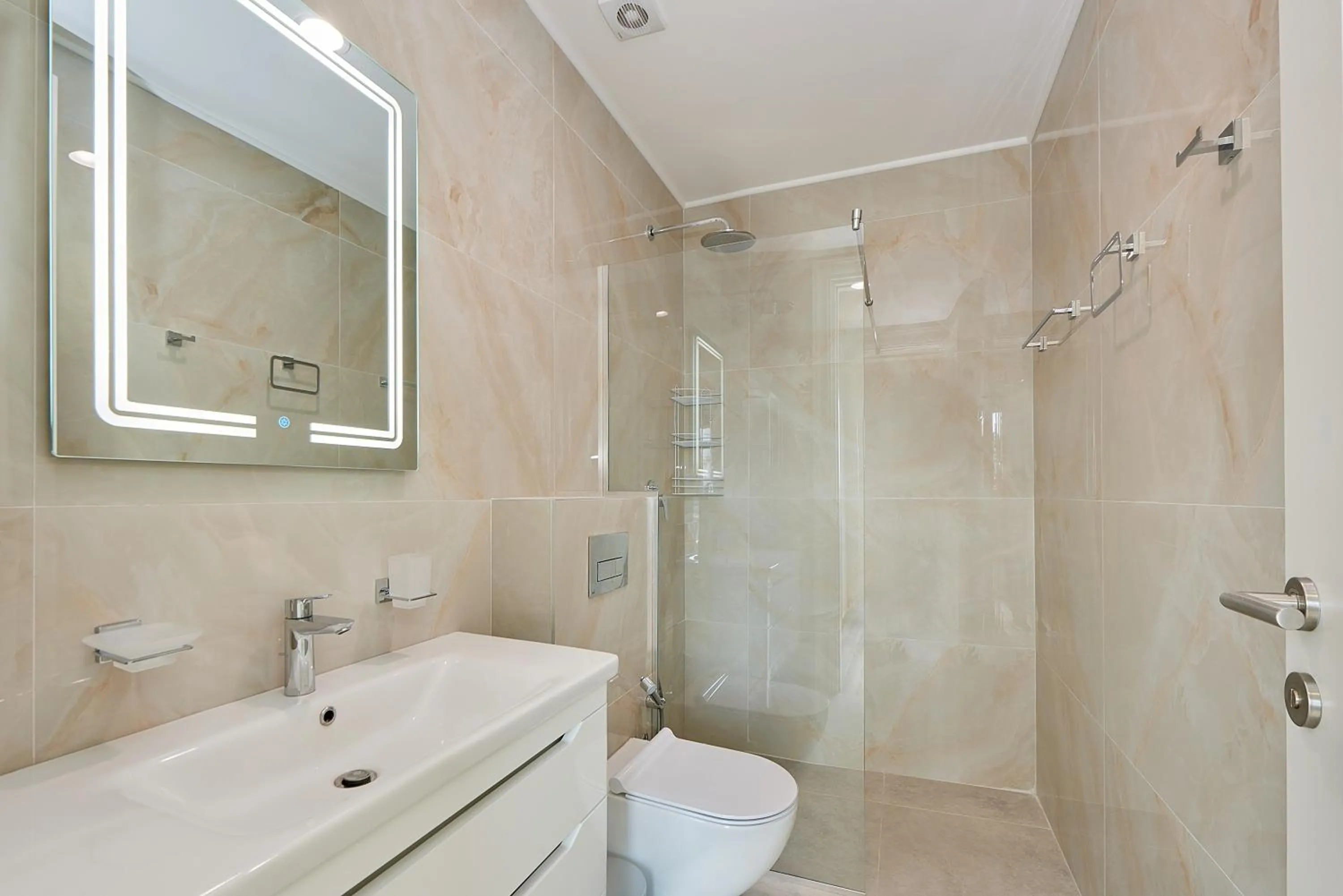 Shower in Skyline resort