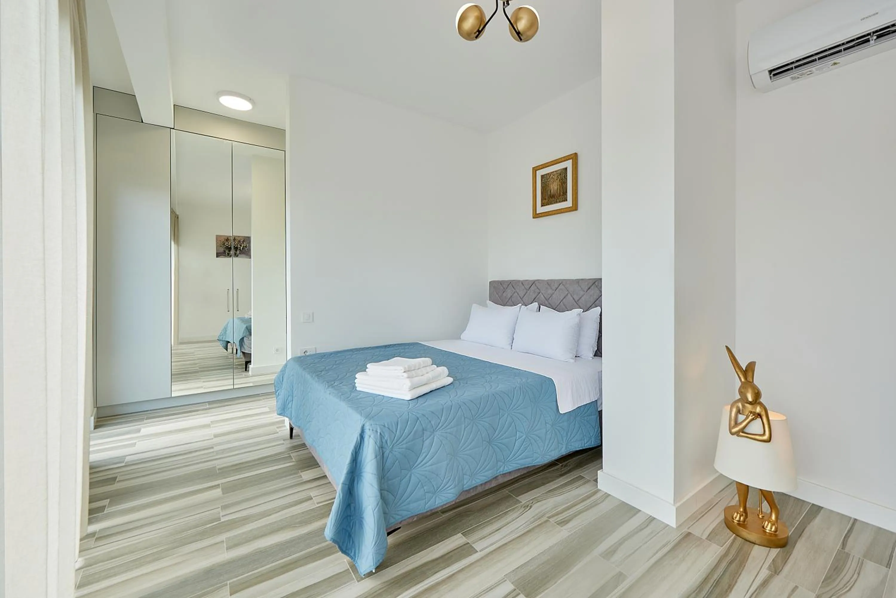 Bed in Skyline resort