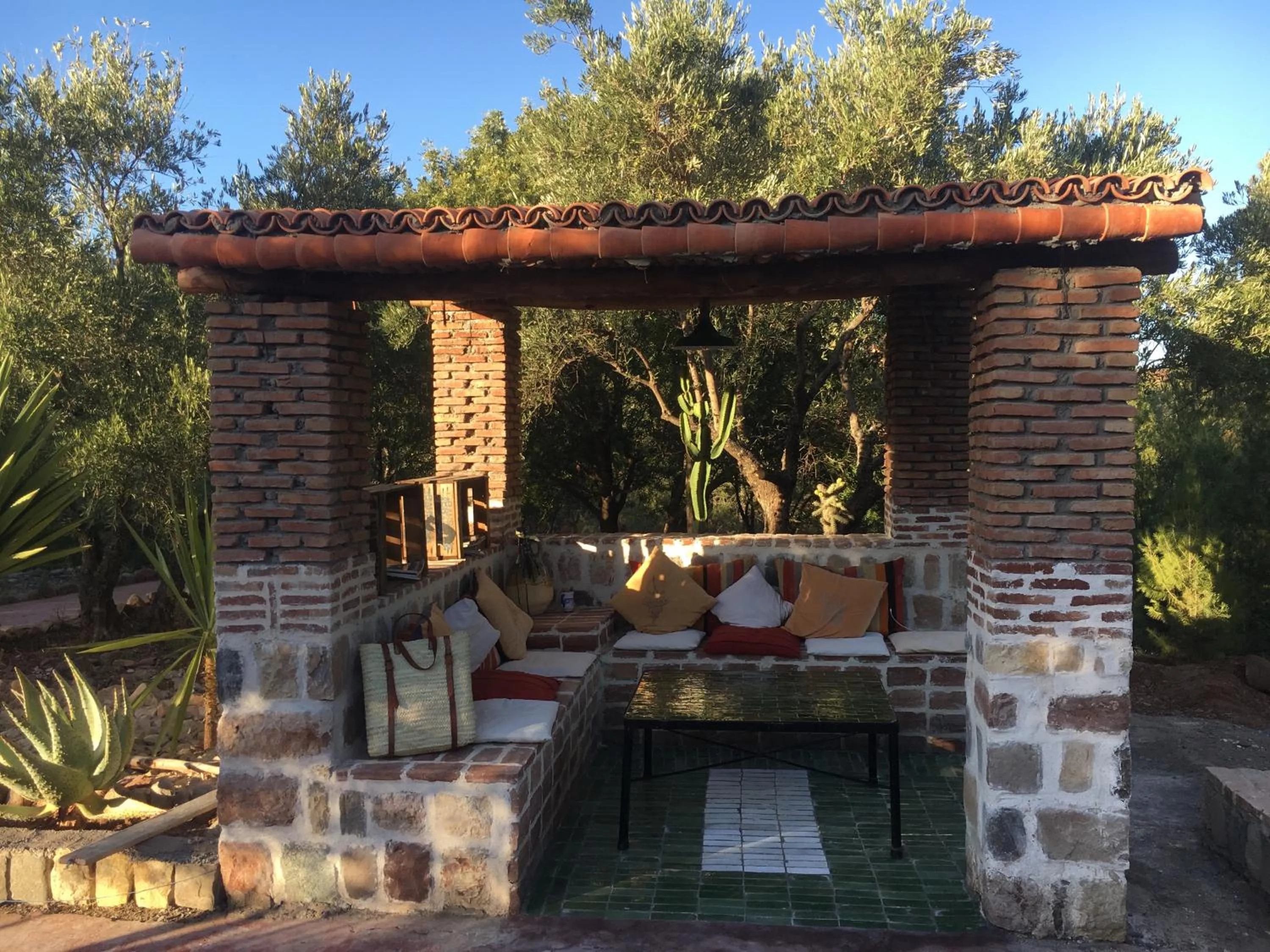 Sel d Ailleurs, Ouirgan - adults only