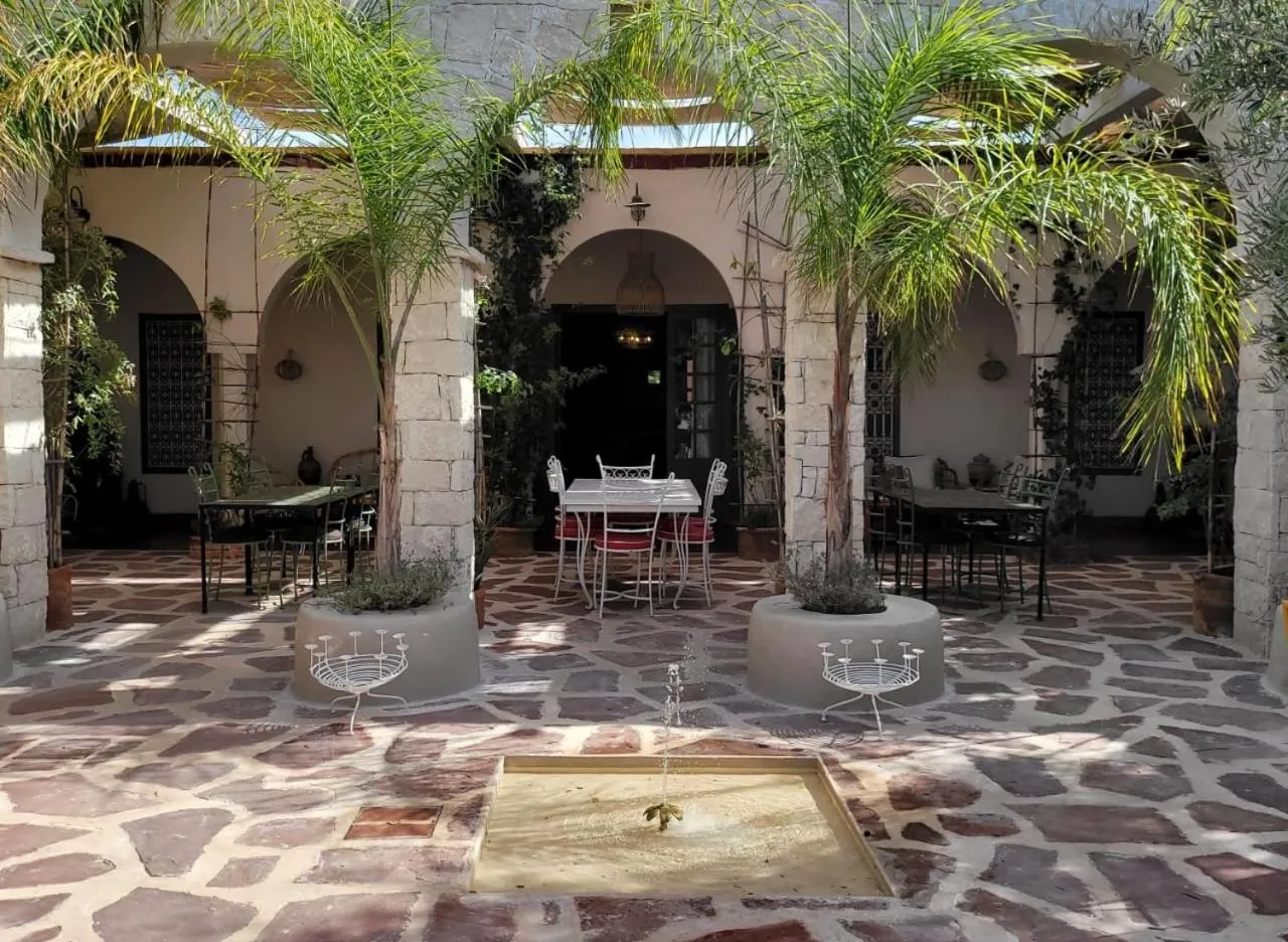 Sel d Ailleurs, Ouirgan - adults only