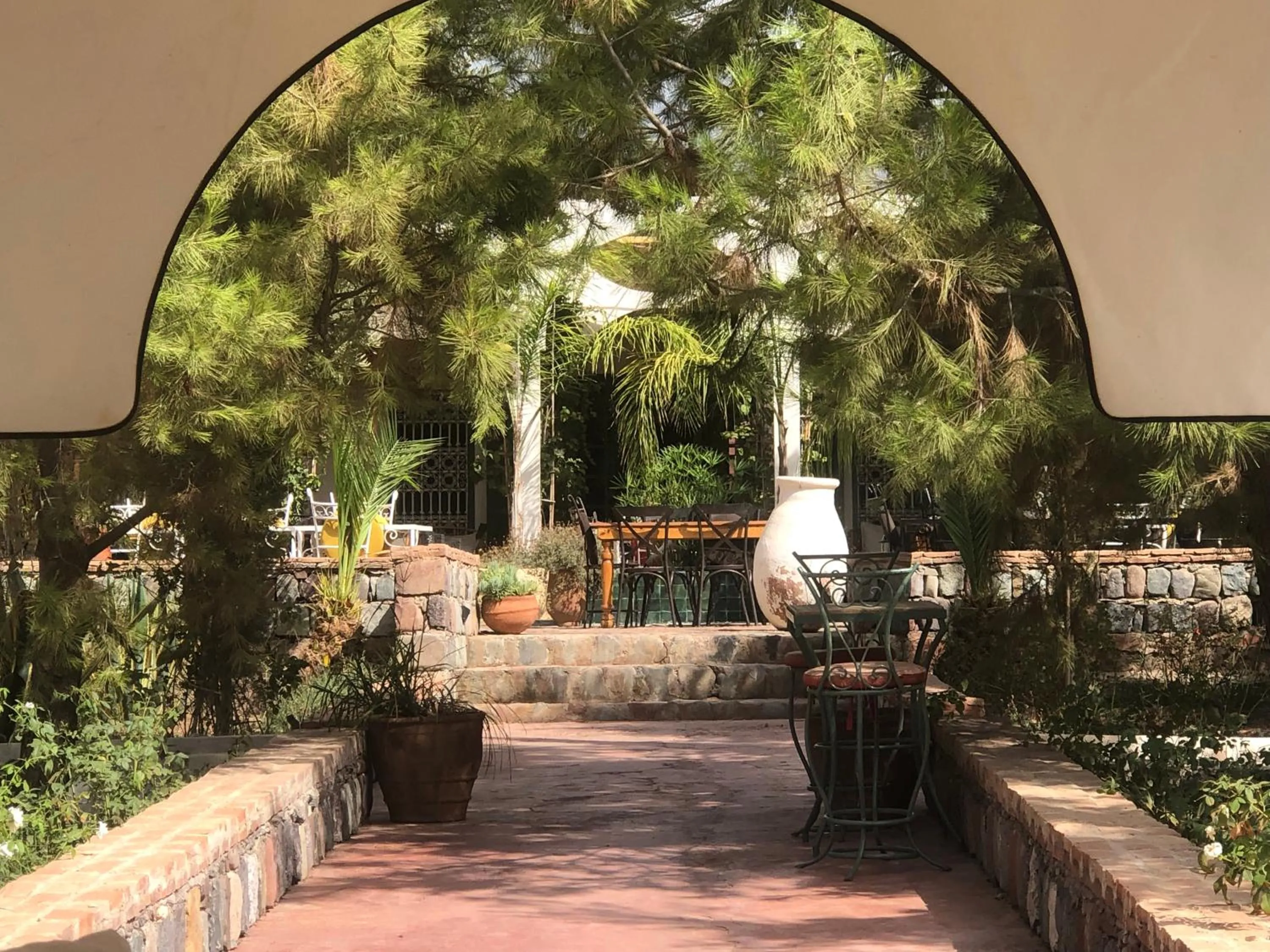 Sel d Ailleurs, Ouirgan - adults only