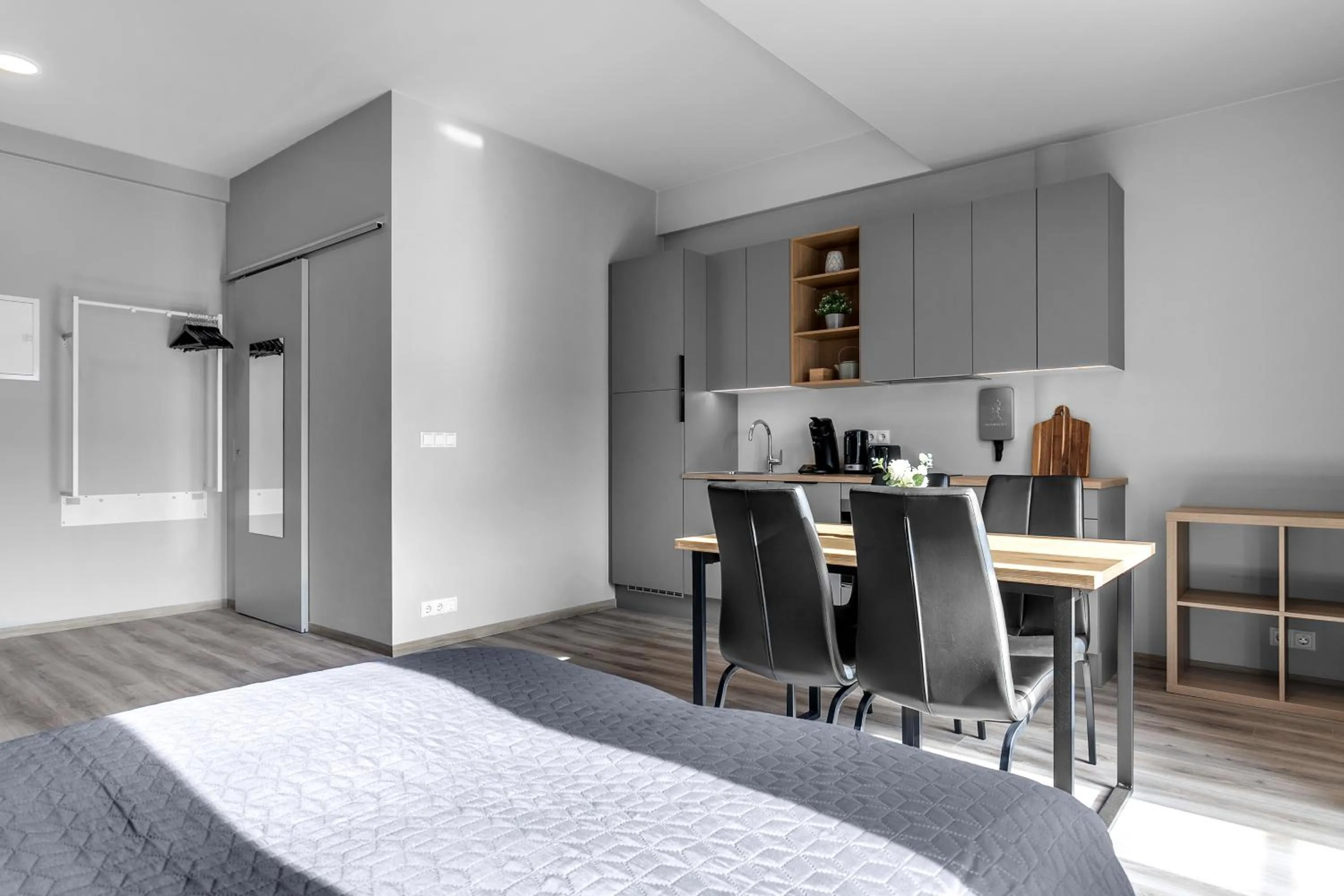 Kitchen or kitchenette, Bed in B18 Apartments