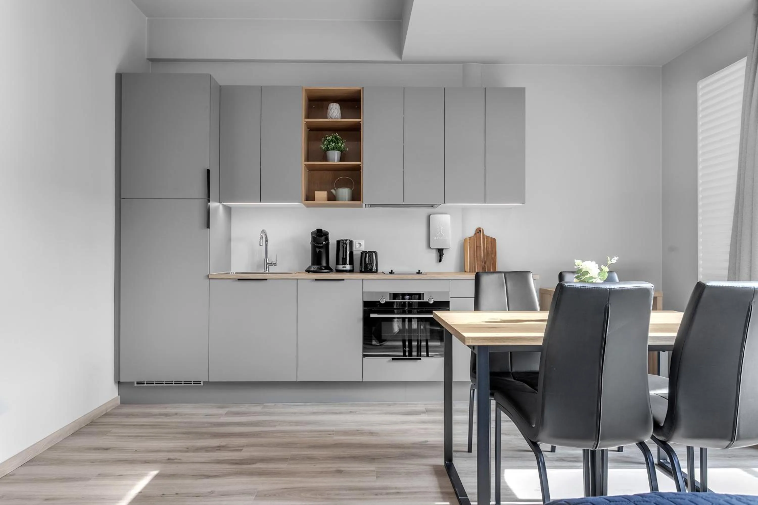 Kitchen or kitchenette in B18 Apartments