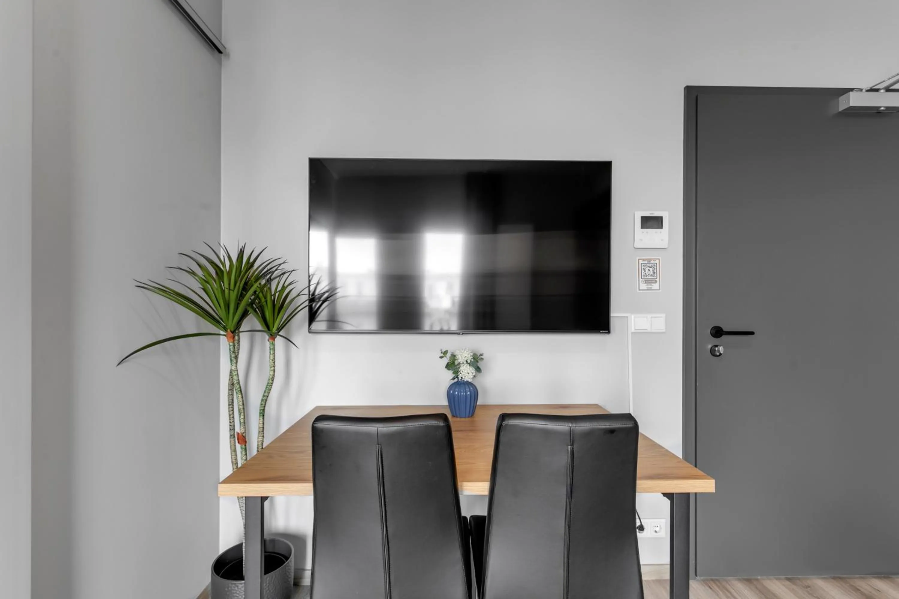 TV and multimedia in B18 Apartments