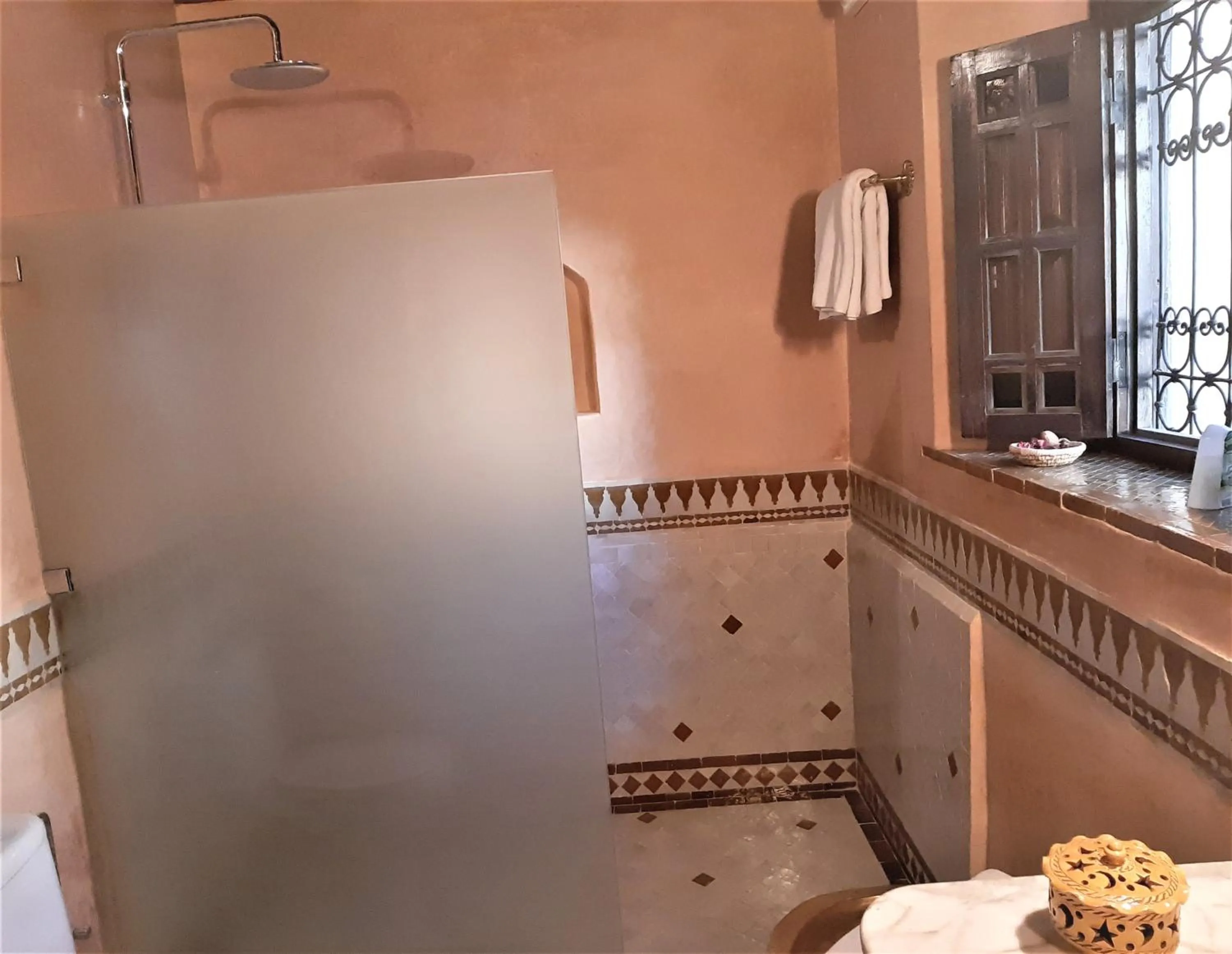 Shower in Riad Norma