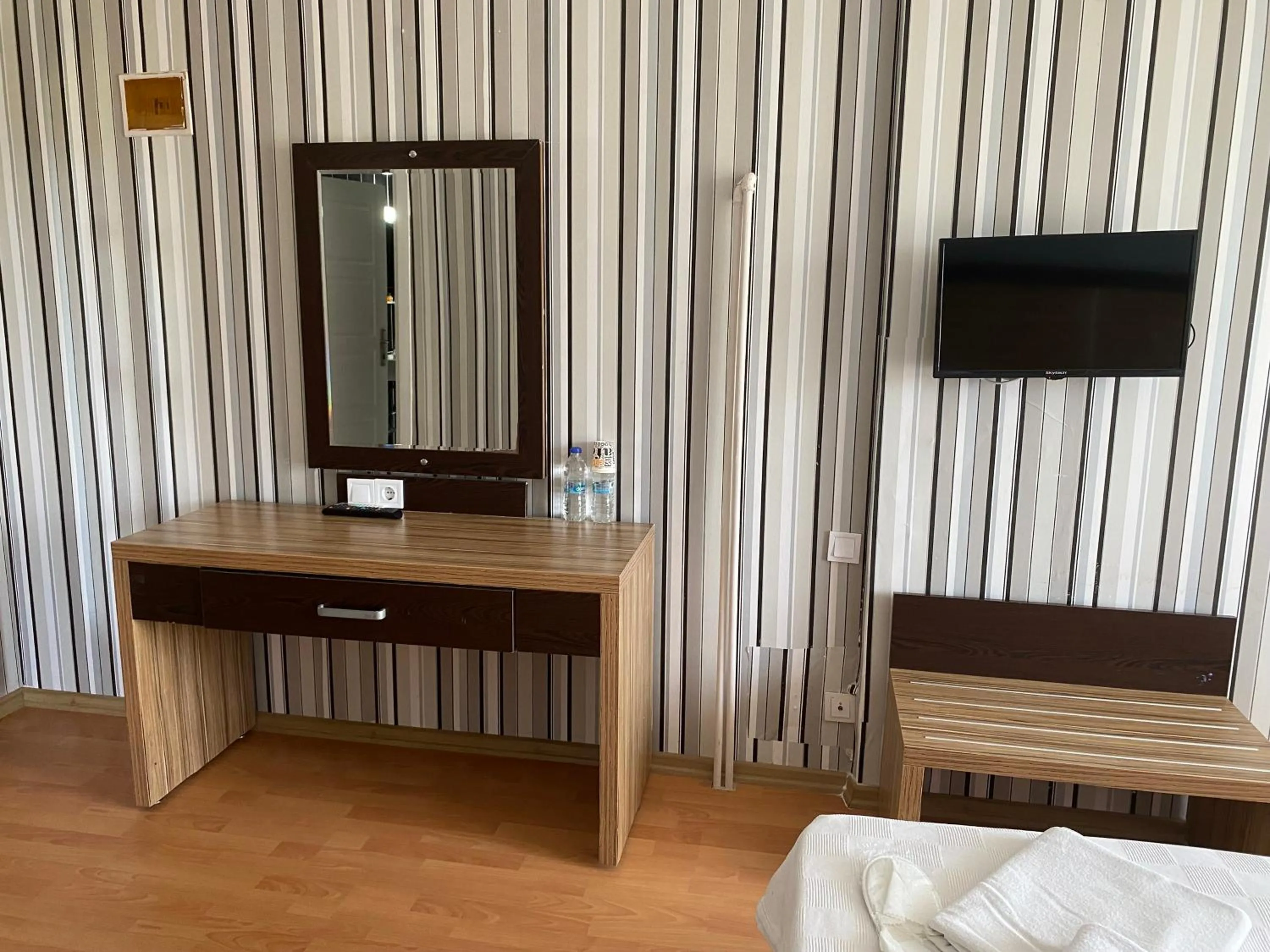 TV and multimedia in Tabiat Park Hotel Ayvalik