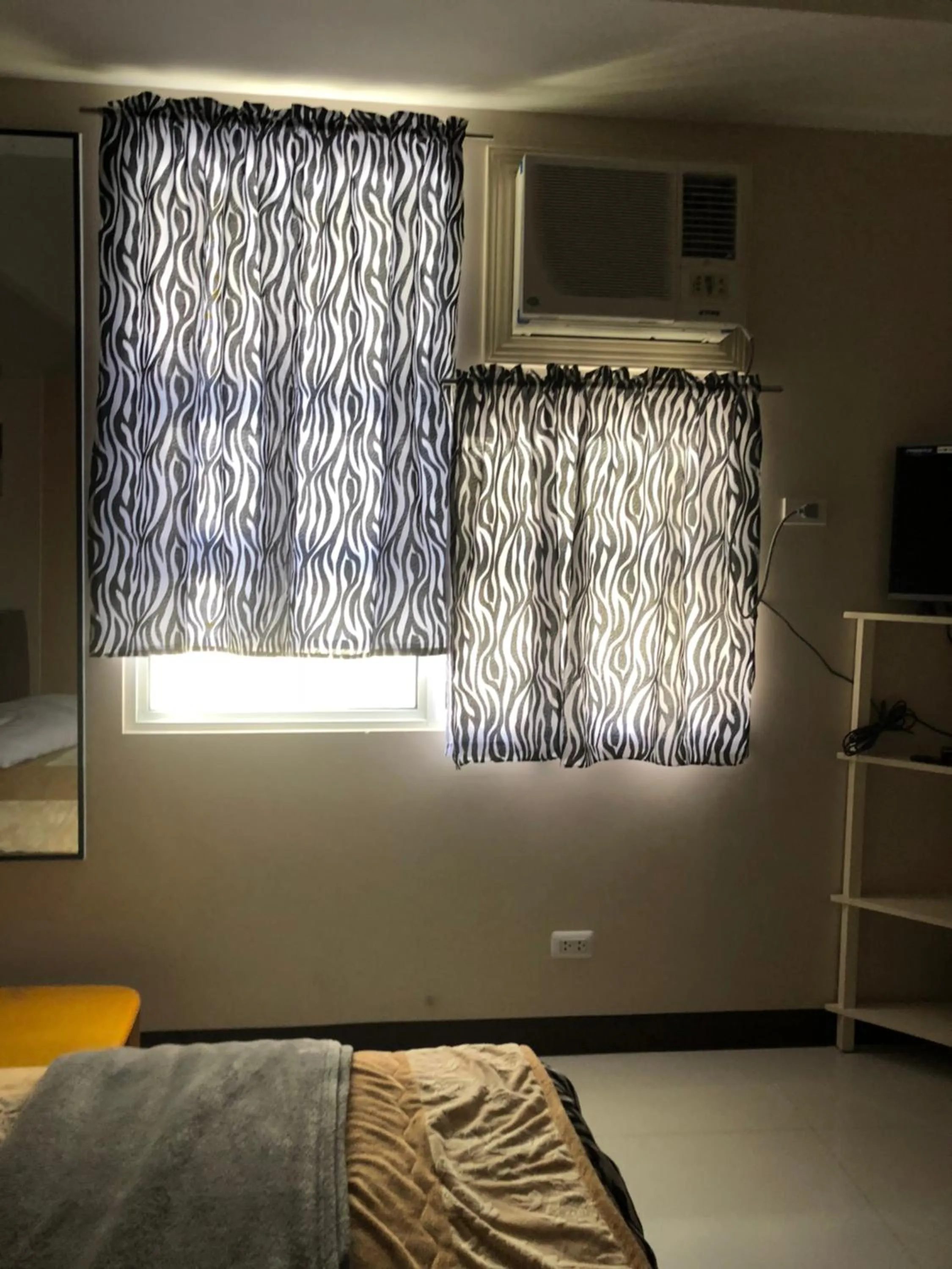 Bed in 101 Newport Boulevard-Favila Condotel Unit near Airport