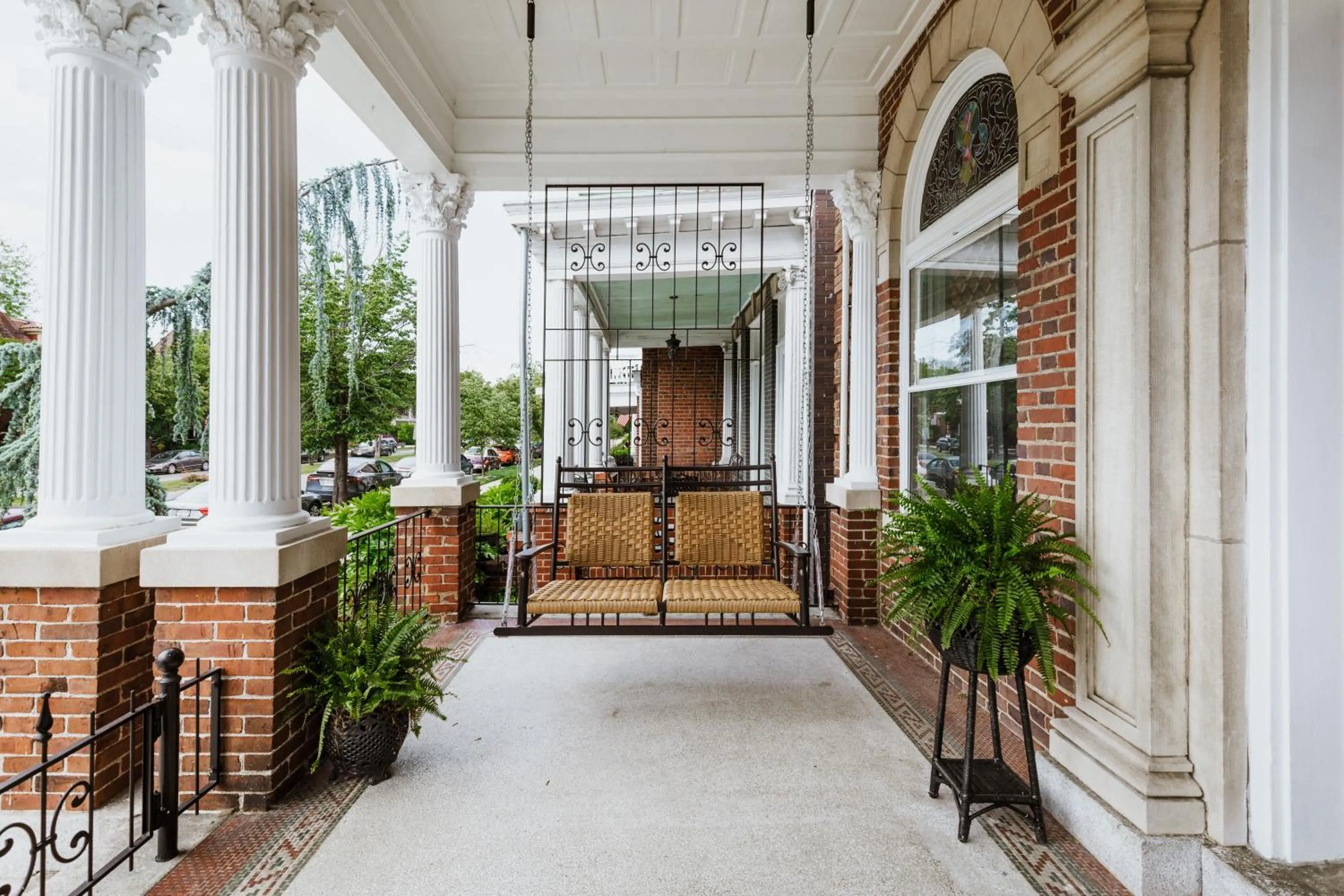 Facade/entrance in The Boulevard Inn