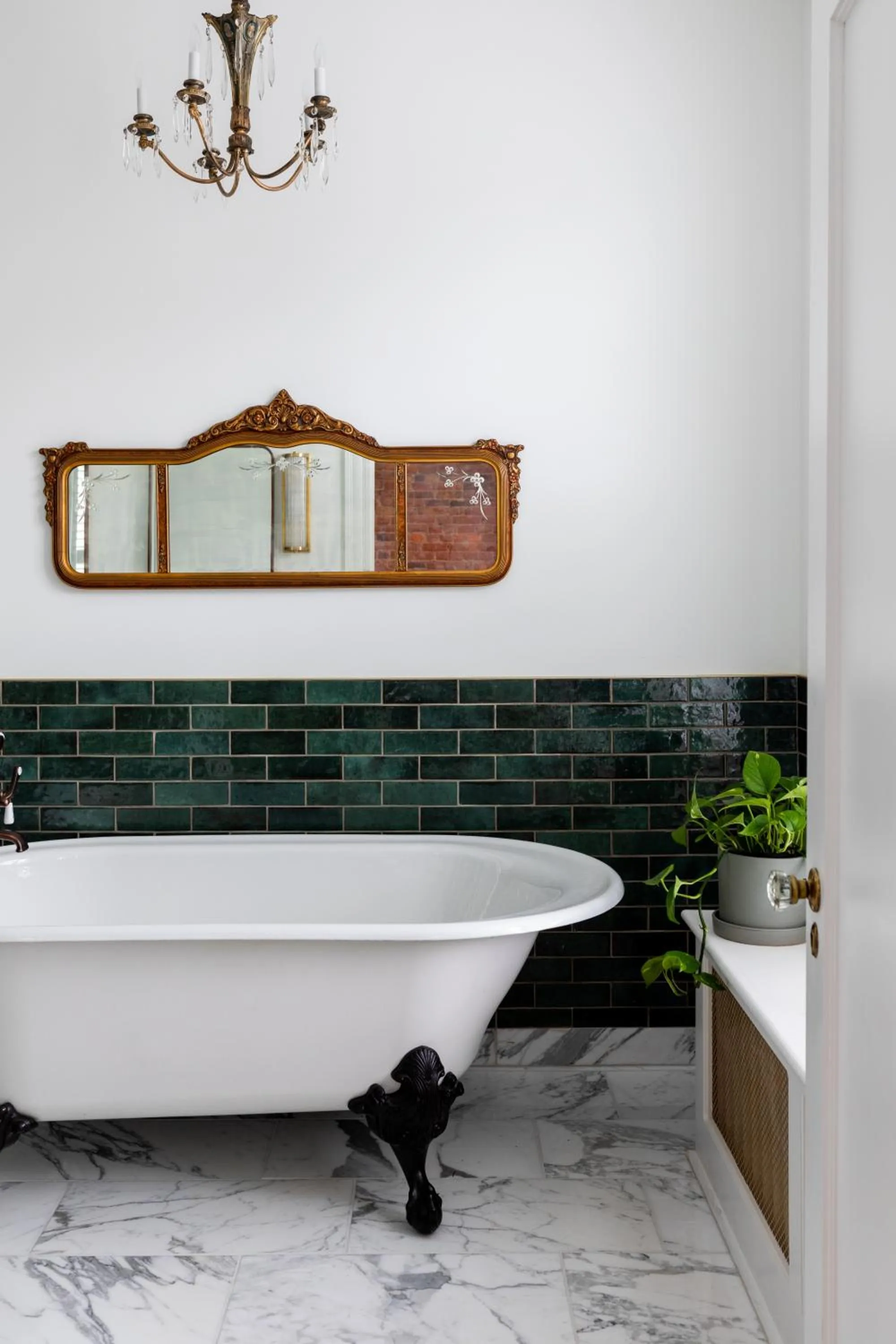 Bathroom in The Boulevard Inn