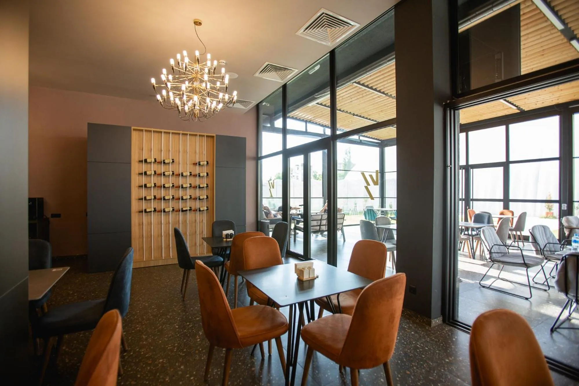 Dining area in West Inn Georgia