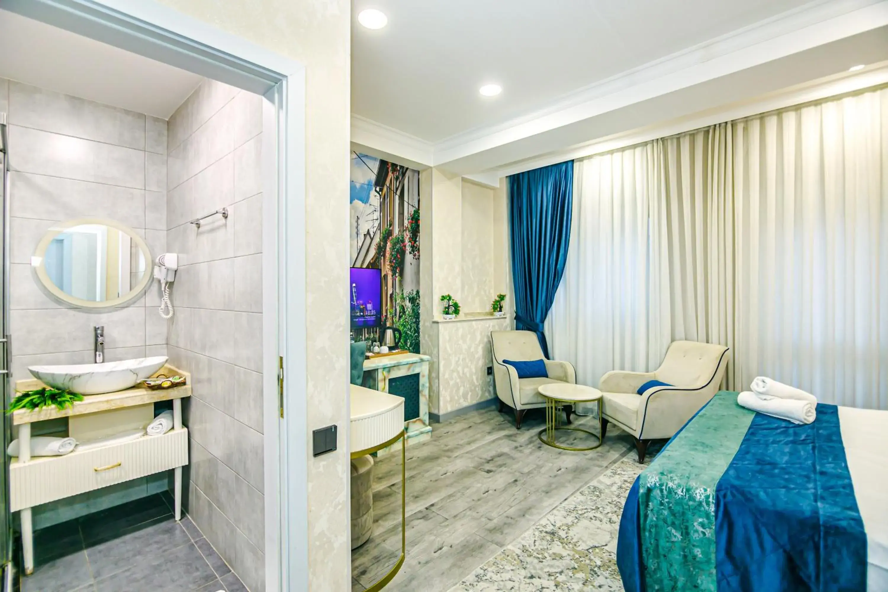 Family Suite in Essam Deluxe Hotel Family Suite in Essam Deluxe Hotel