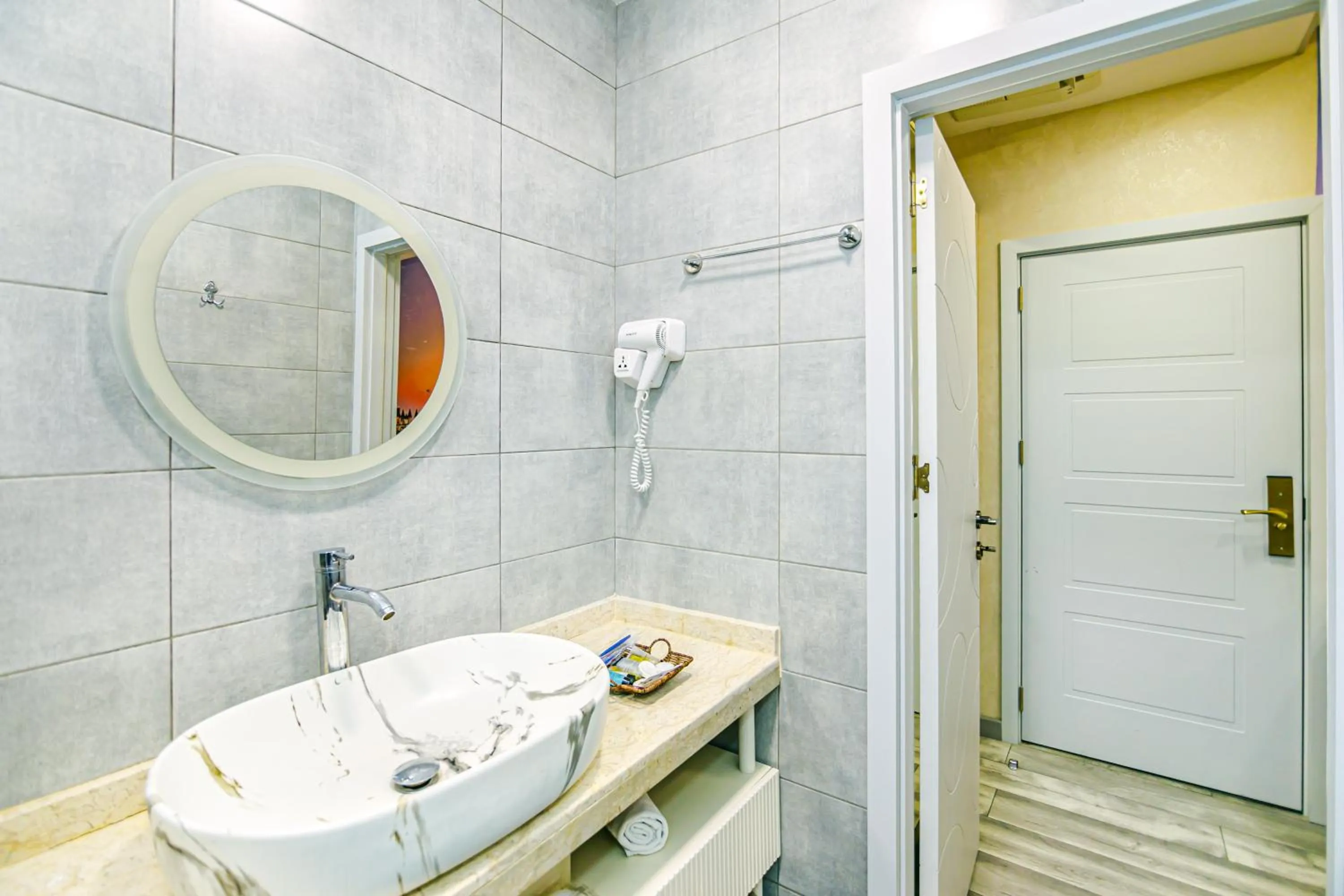 Bathroom in Essam Deluxe Hotel