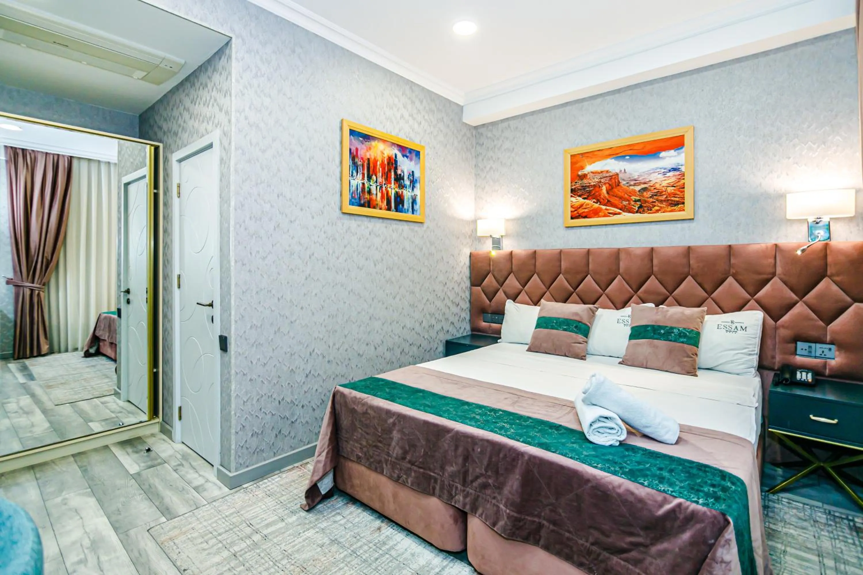 Photo of the whole room, Bed in Essam Deluxe Hotel