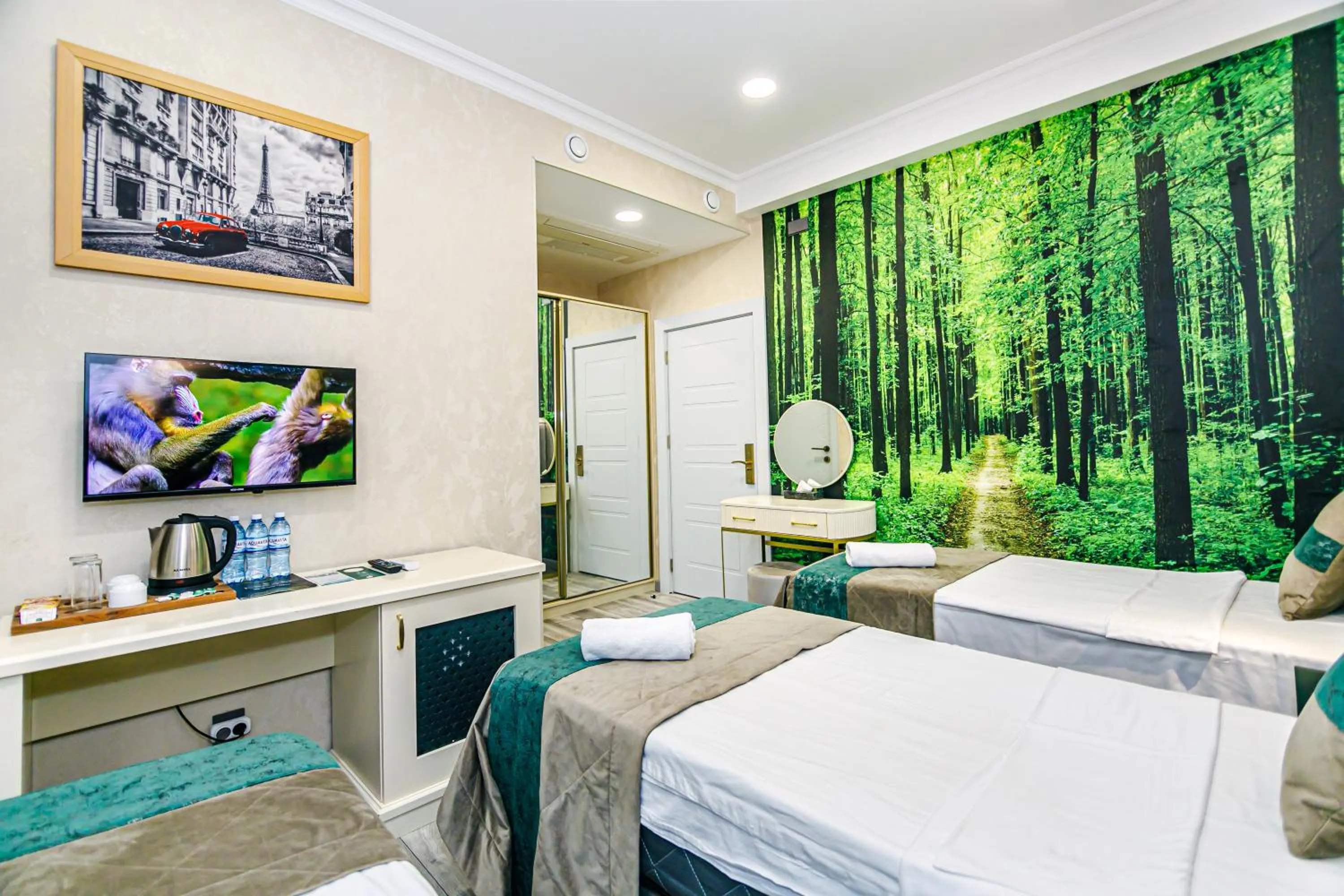 Photo of the whole room, Bed in Essam Deluxe Hotel