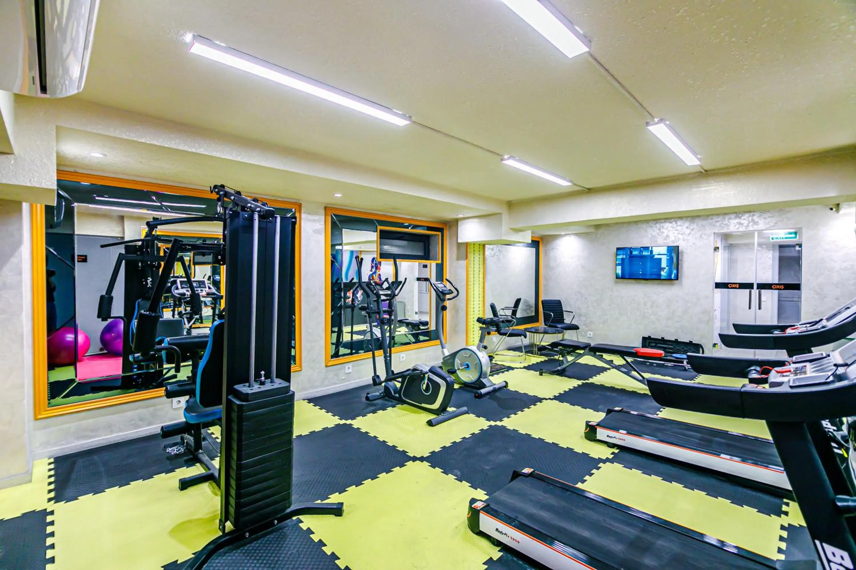 Fitness centre/facilities in Essam Deluxe Hotel