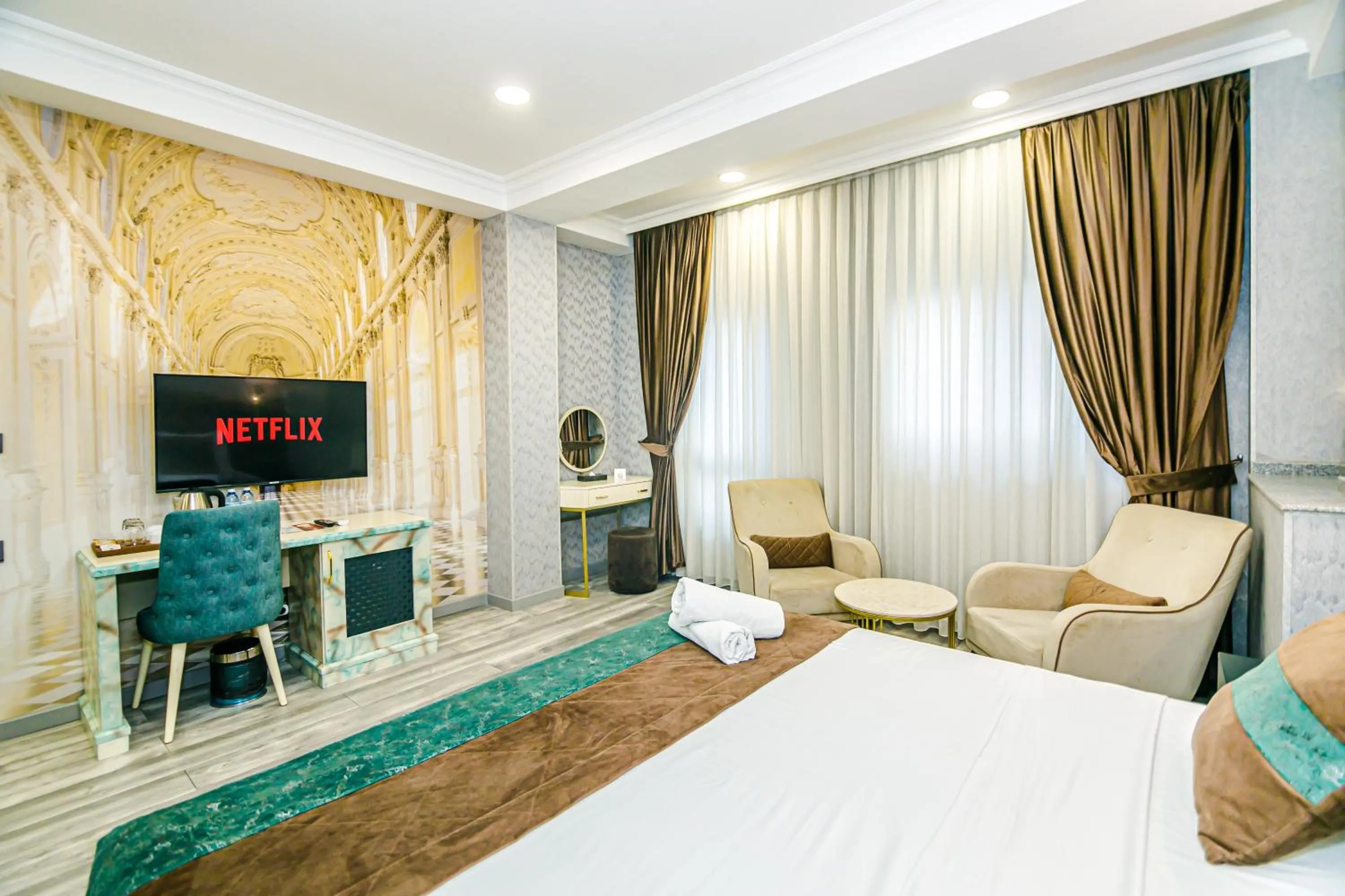 Photo of the whole room, Bed in Essam Deluxe Hotel