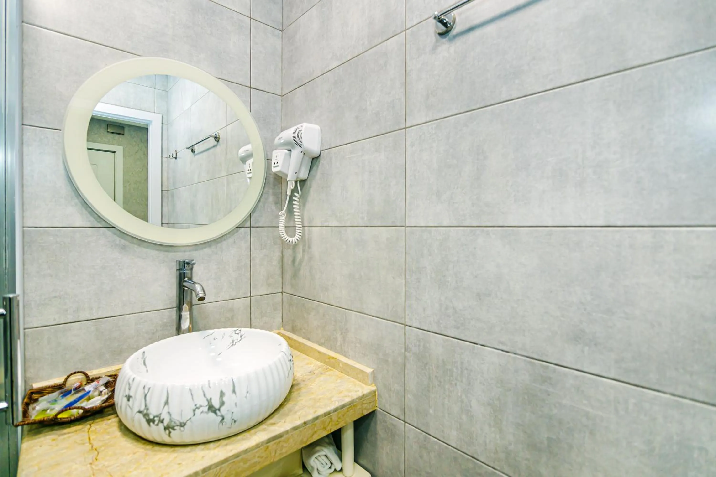 Bathroom in Essam Deluxe Hotel