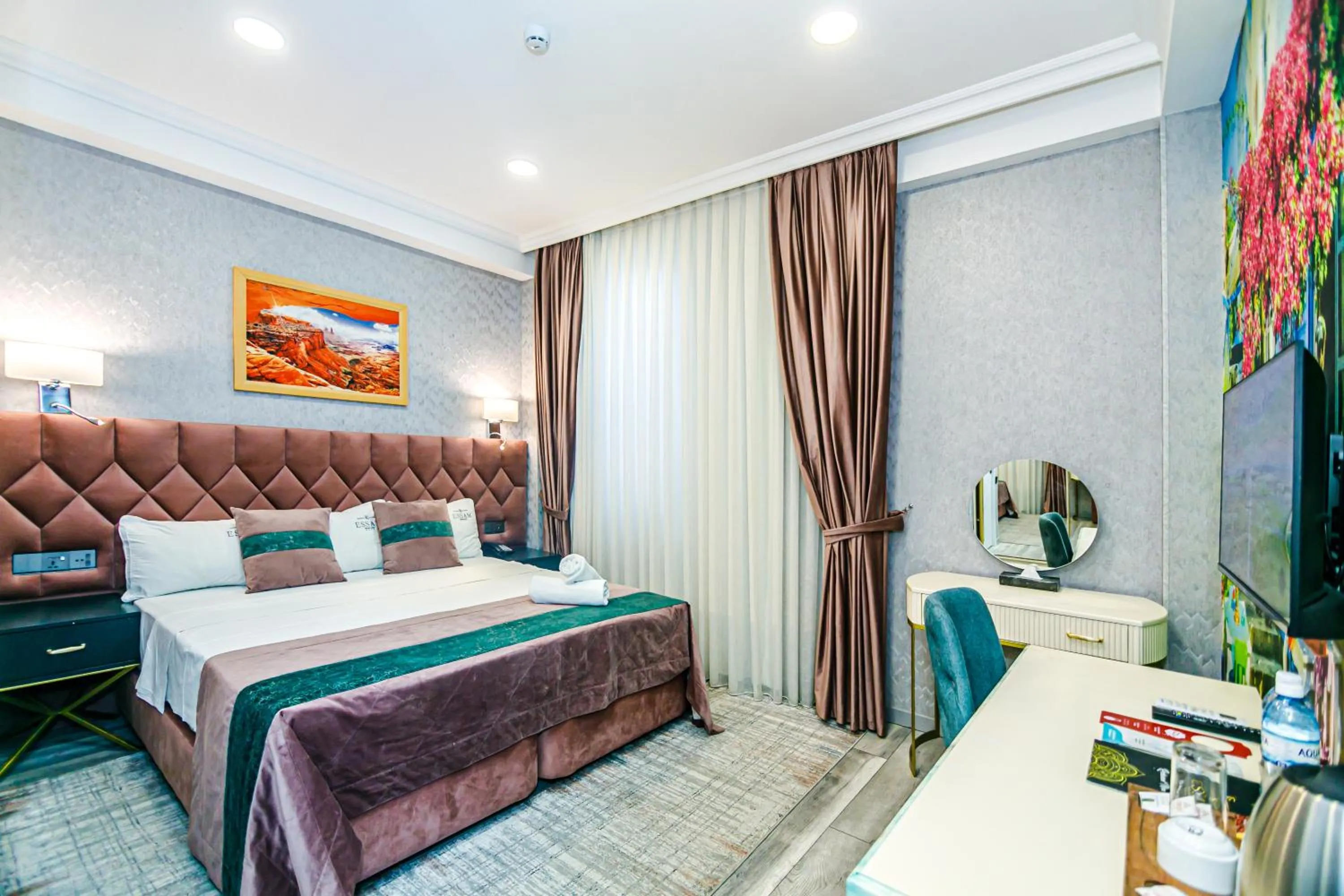 Photo of the whole room, Bed in Essam Deluxe Hotel