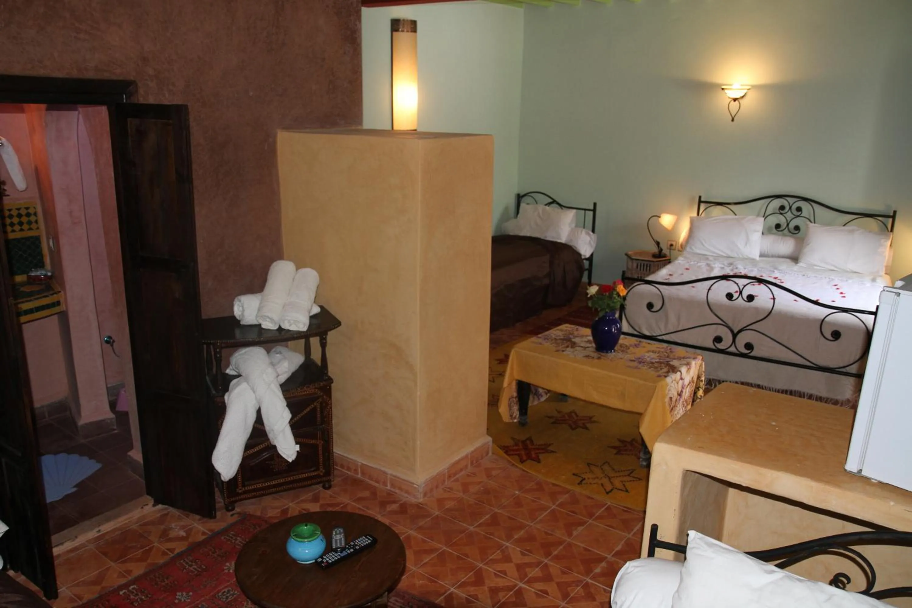 Shower, Bed in Riad Chakir Mogador
