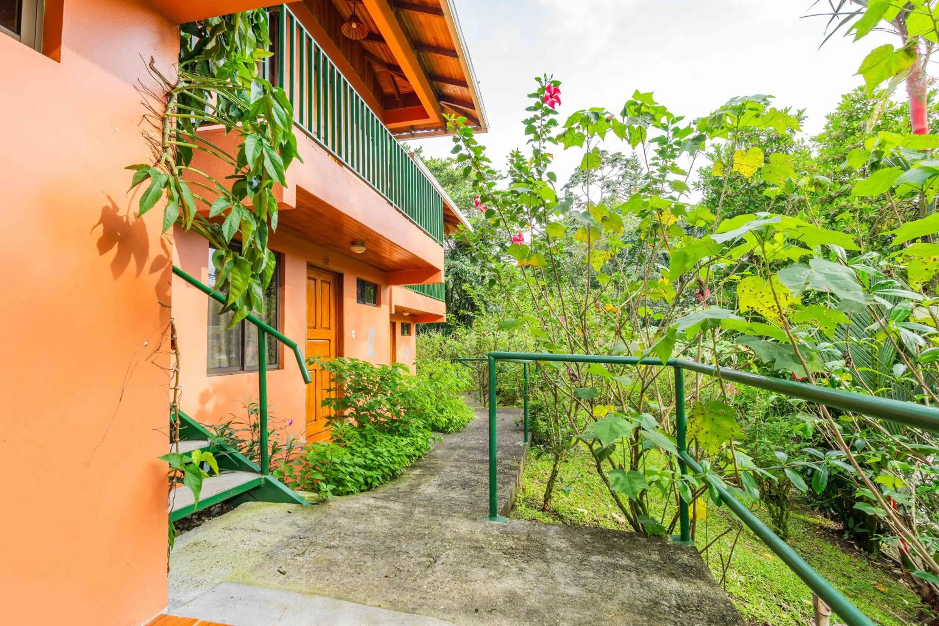 Garden in Chateau Arenal Hotel & Restaurante