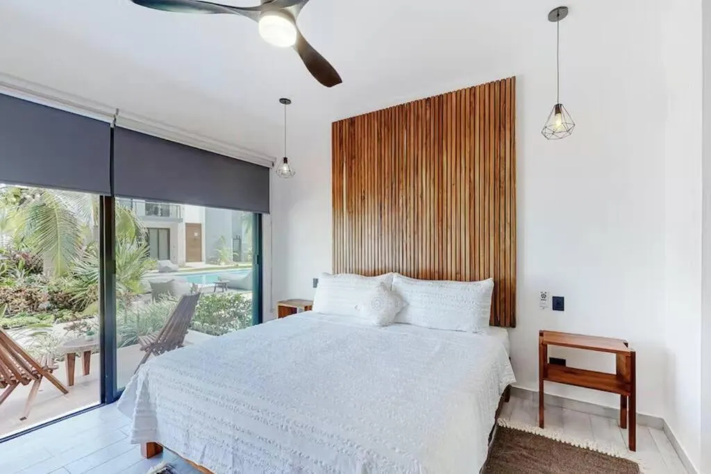 Bedroom, Bed in Spacious Condo, beautiful pool, Wi-Fi - Casa Kaanal 104