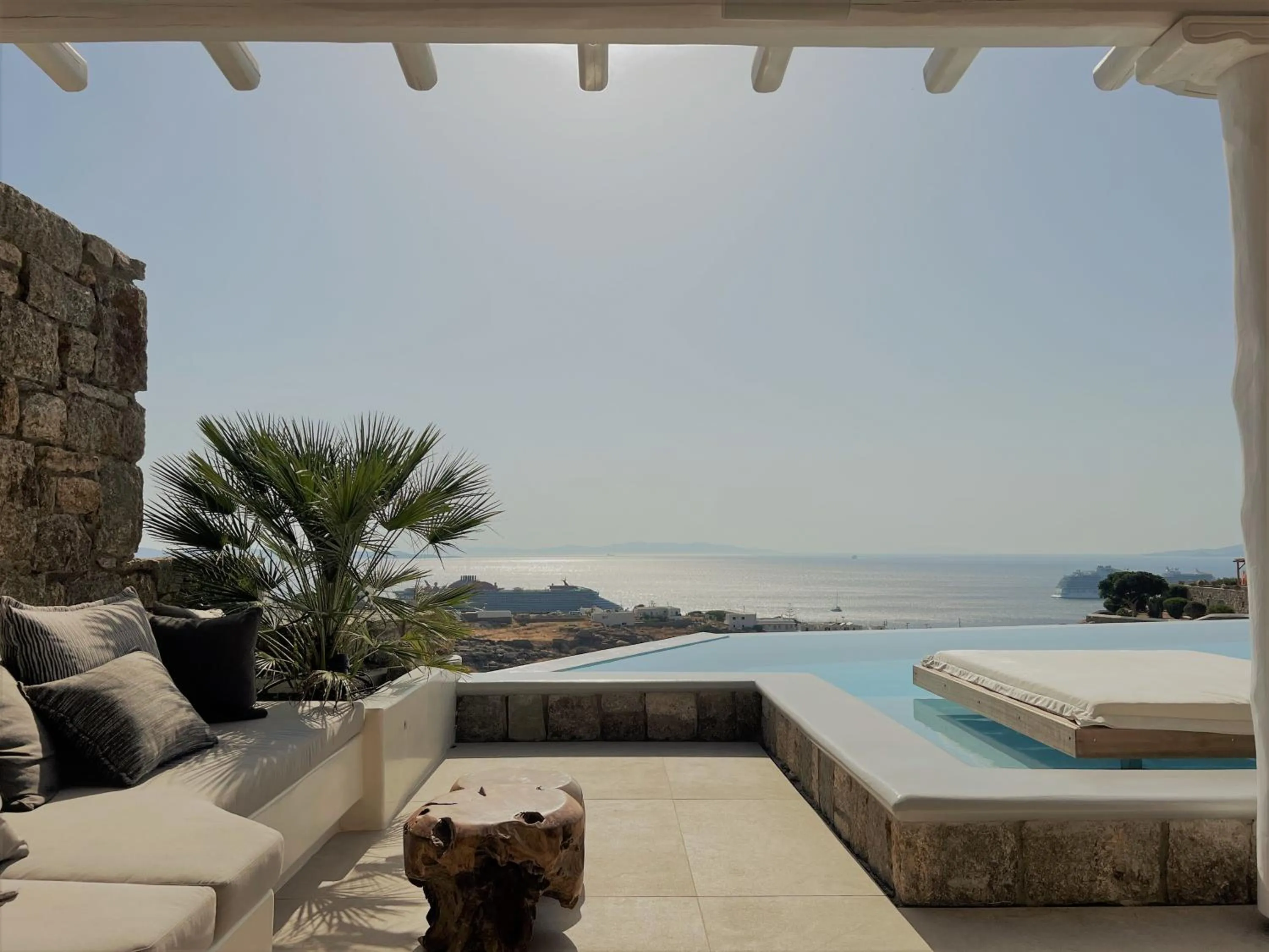 Patio in Nomia Sunset Suites Mykonos