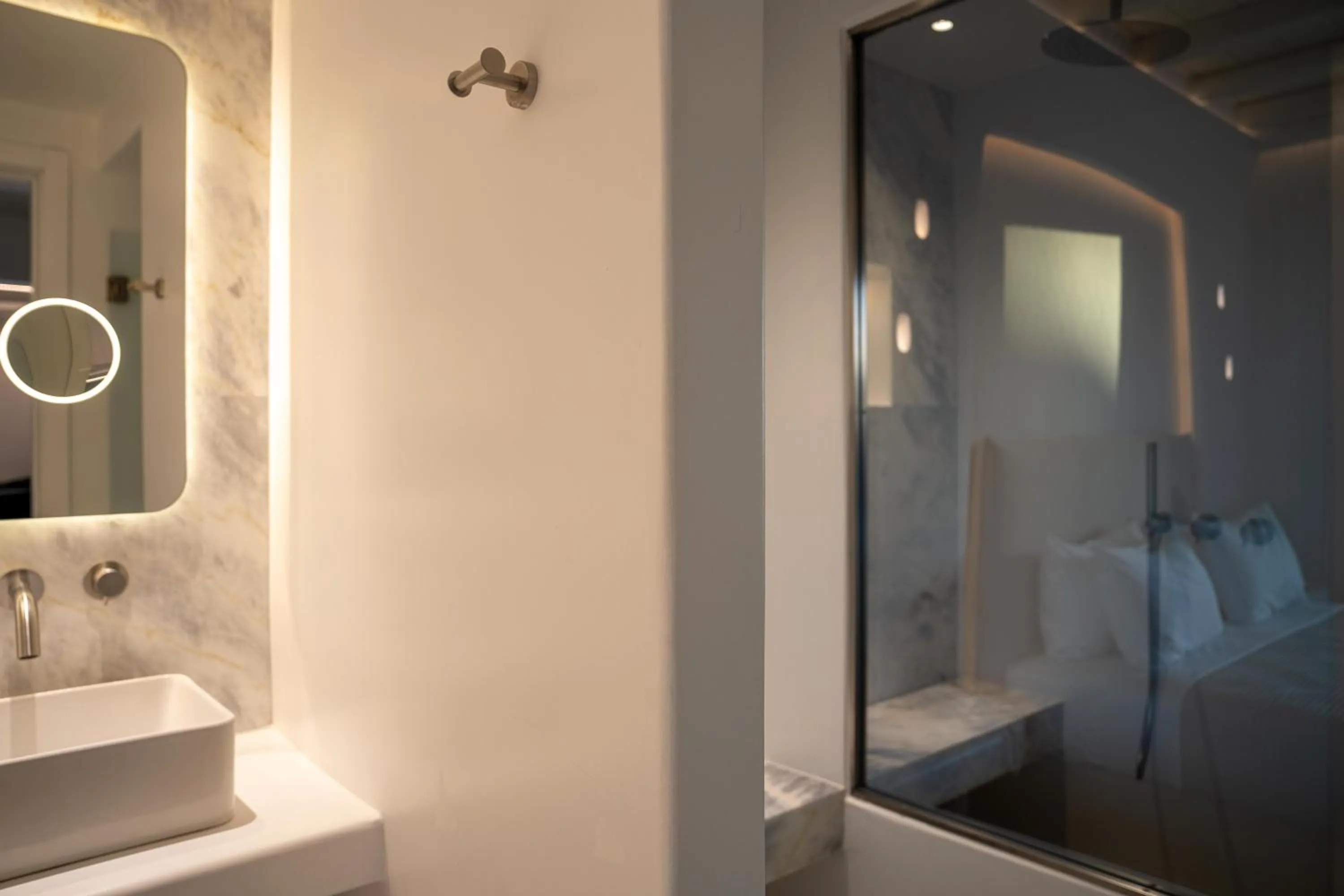 Shower in Nomia Sunset Suites Mykonos