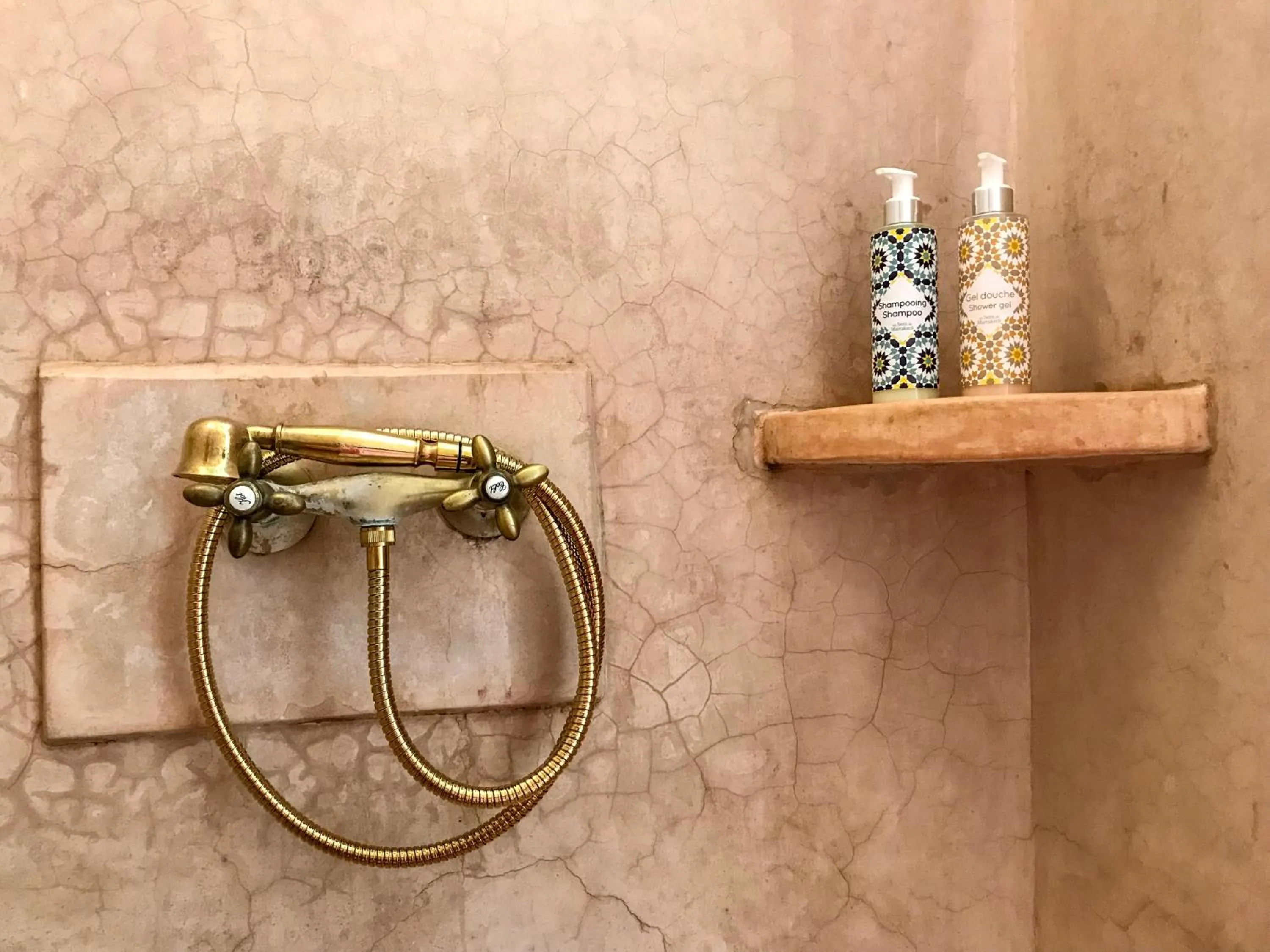 Shower in Riad Dar Zaman