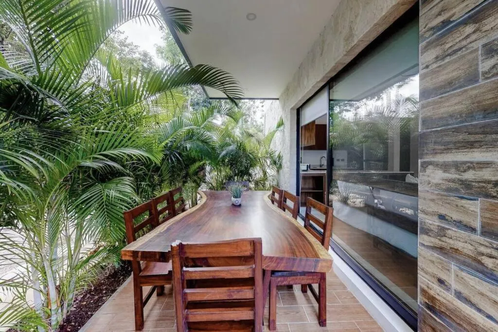 Contemporary poolside Condo, Wi-Fi - Paraiso Kaanal 101