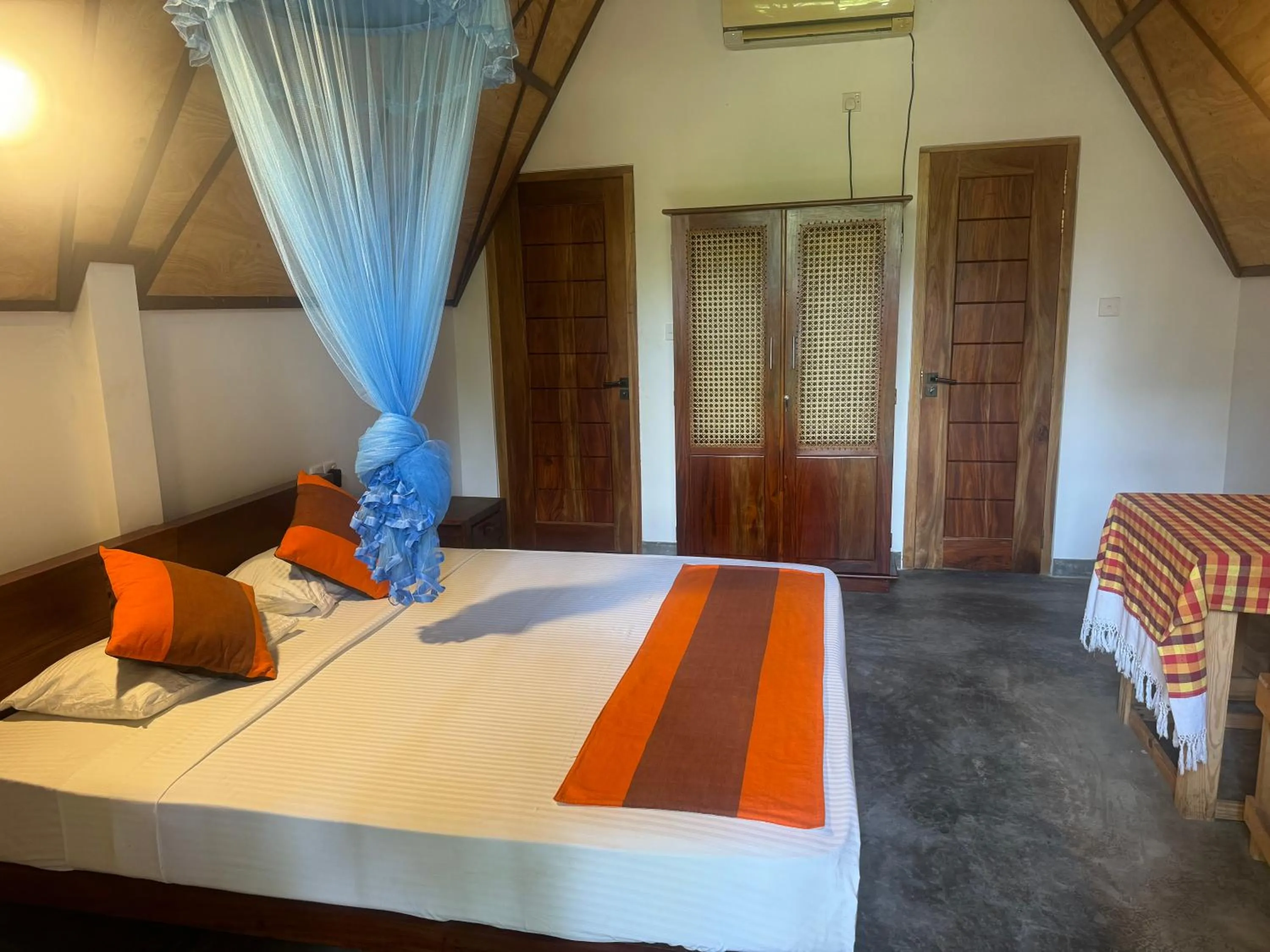 Photo of the whole room, Bed in Steps Garden Resort